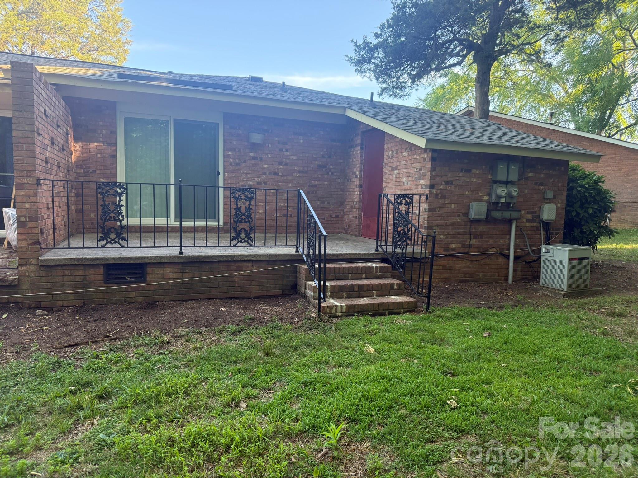 4915 Malibu Drive — Charlotte