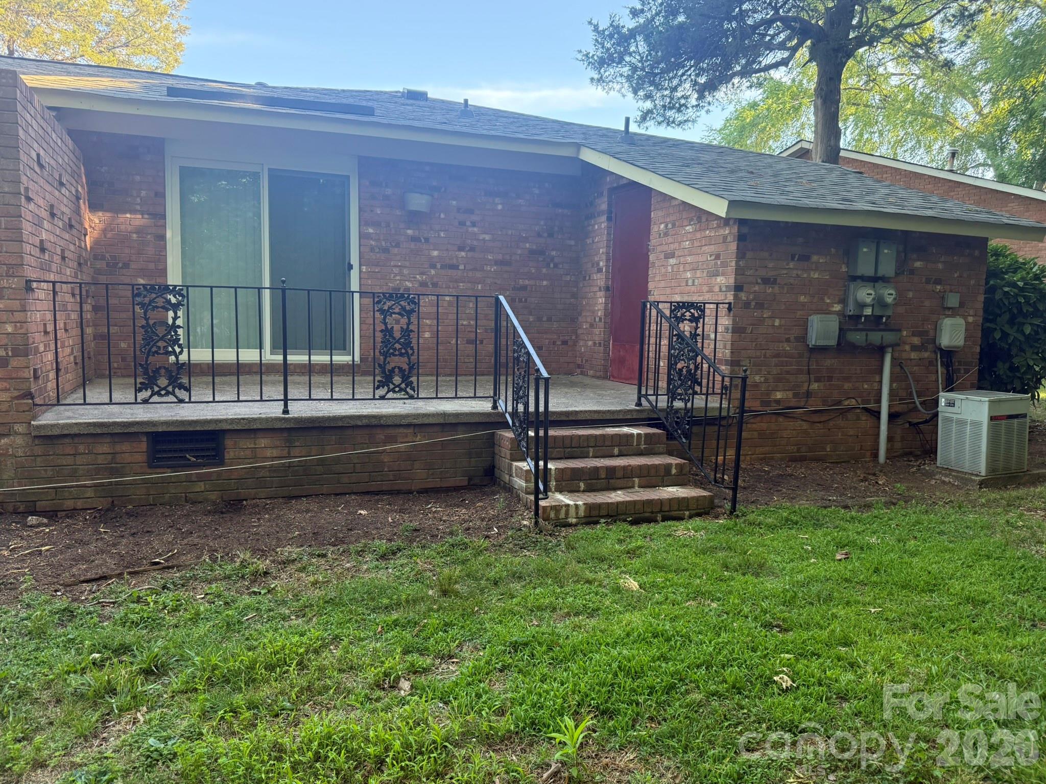 4915 Malibu Drive — Charlotte