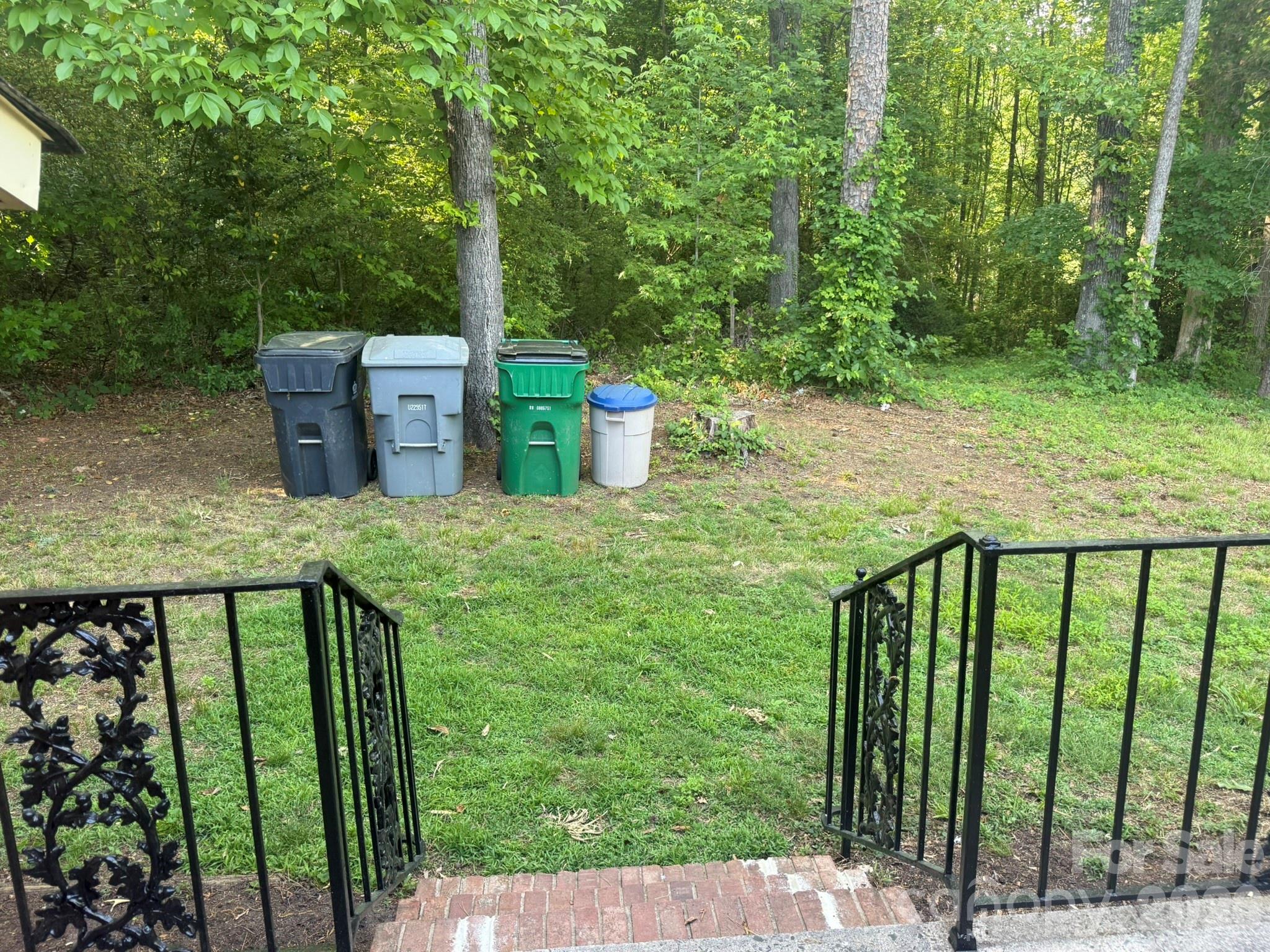 4915 Malibu Drive — Charlotte