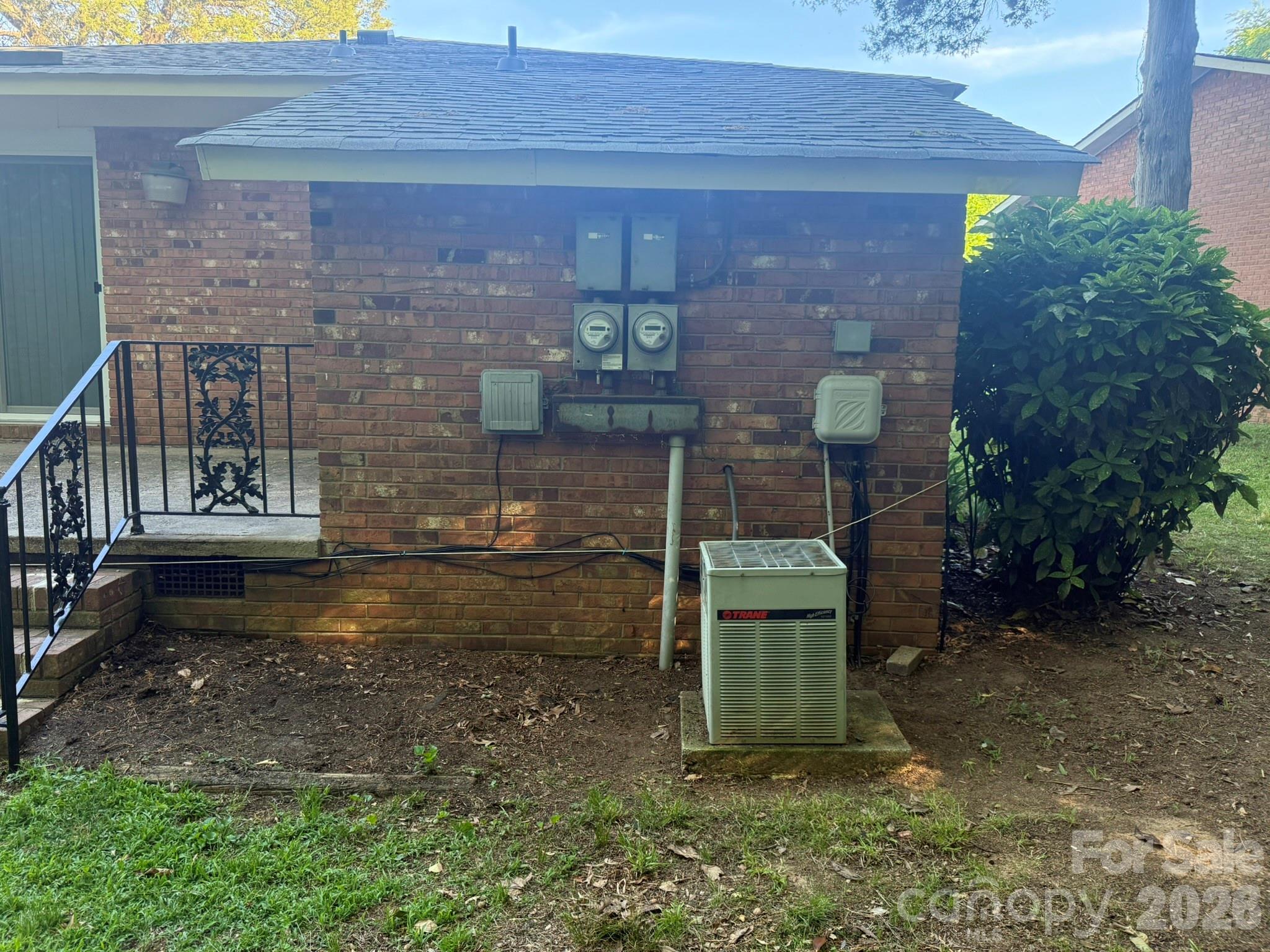 4915 Malibu Drive — Charlotte