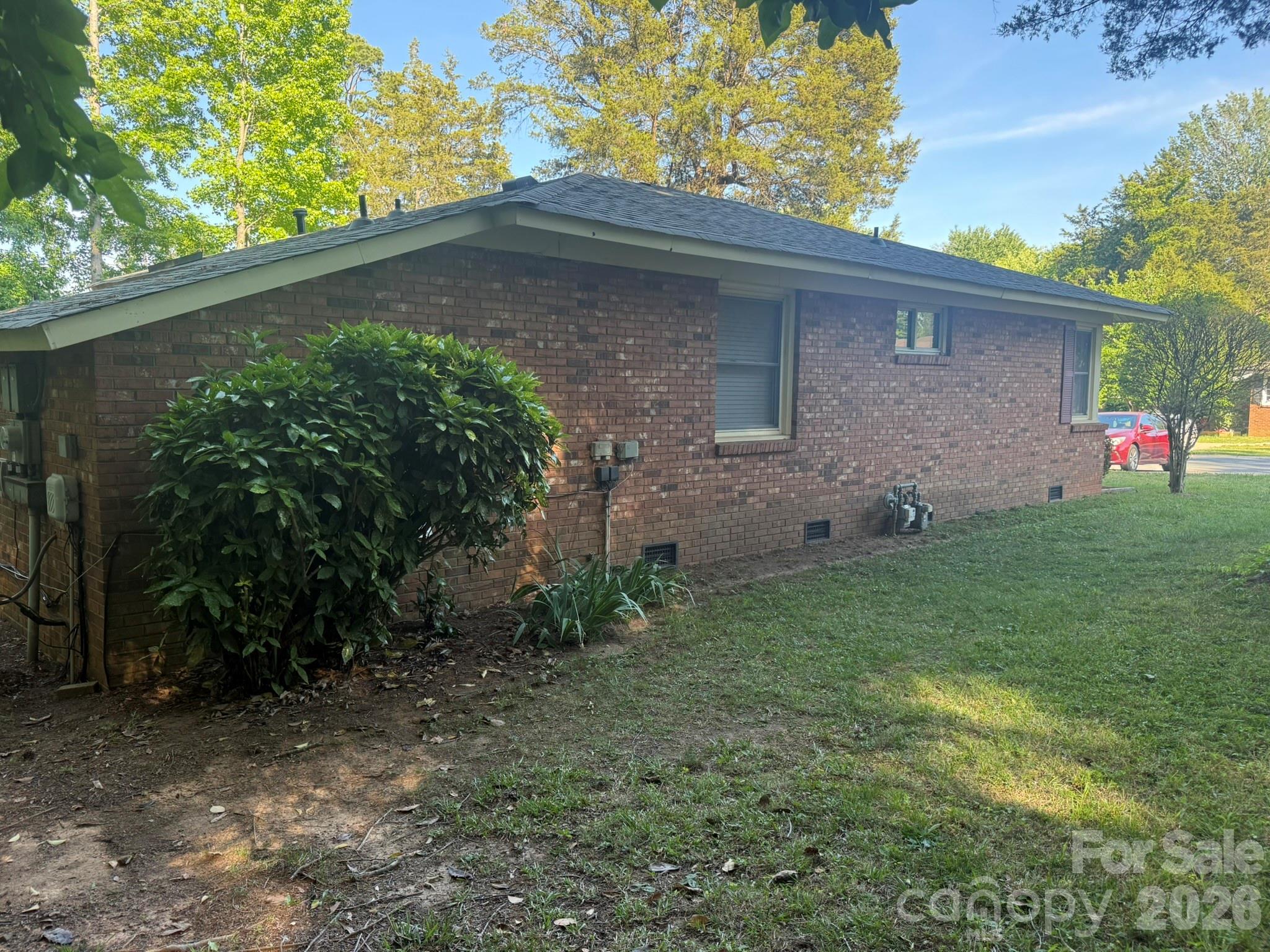 4915 Malibu Drive — Charlotte