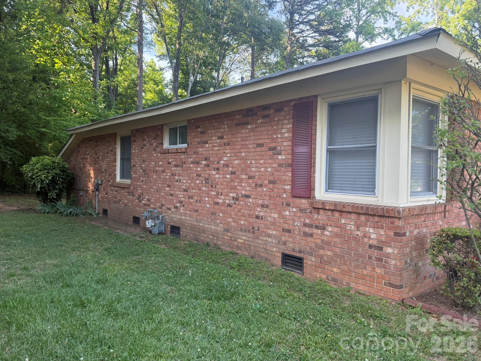 4915 Malibu Drive — Charlotte