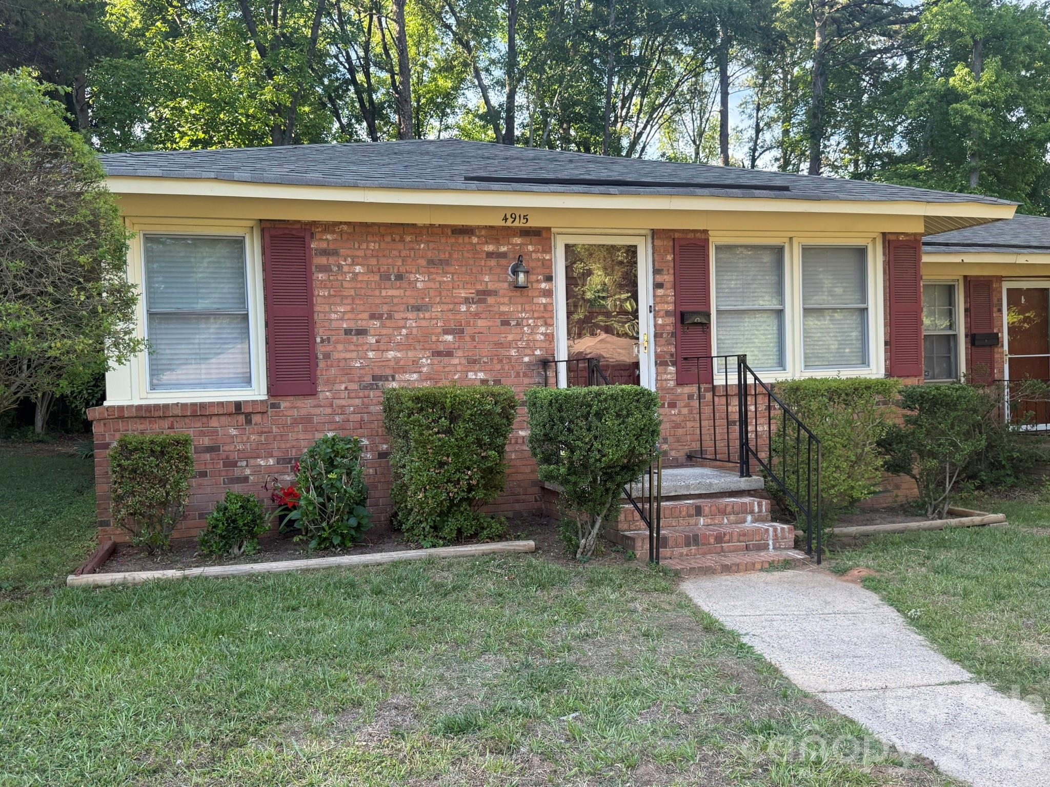 4915 Malibu Drive — Charlotte