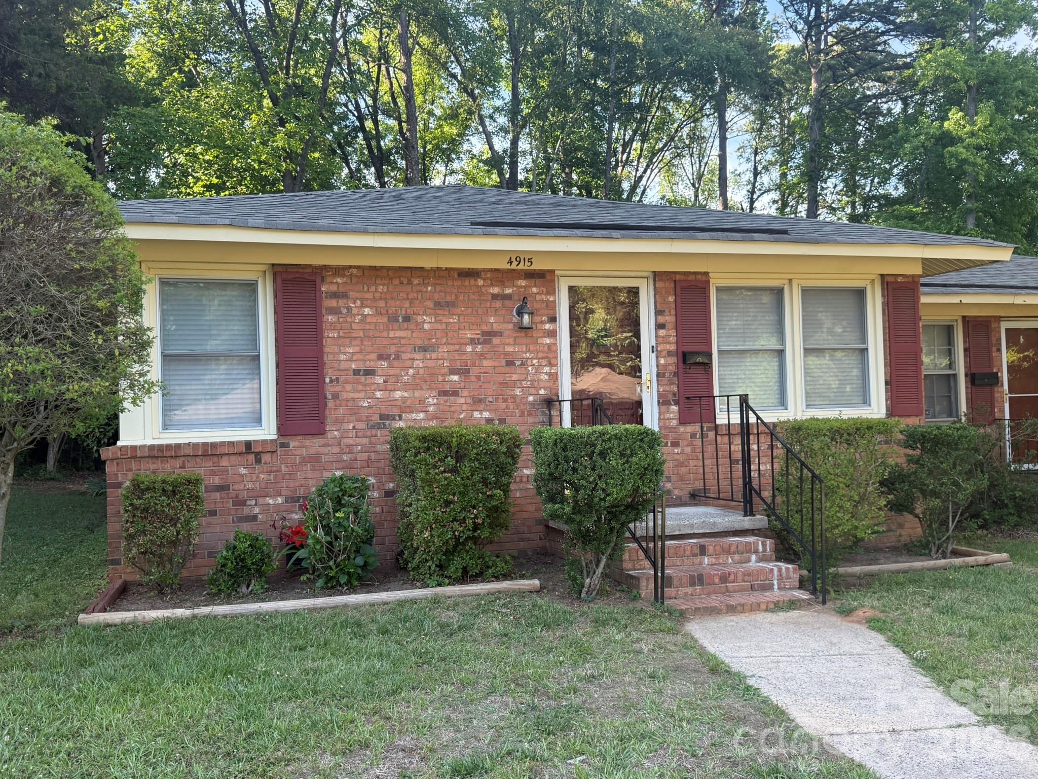 4915 Malibu Drive — Charlotte