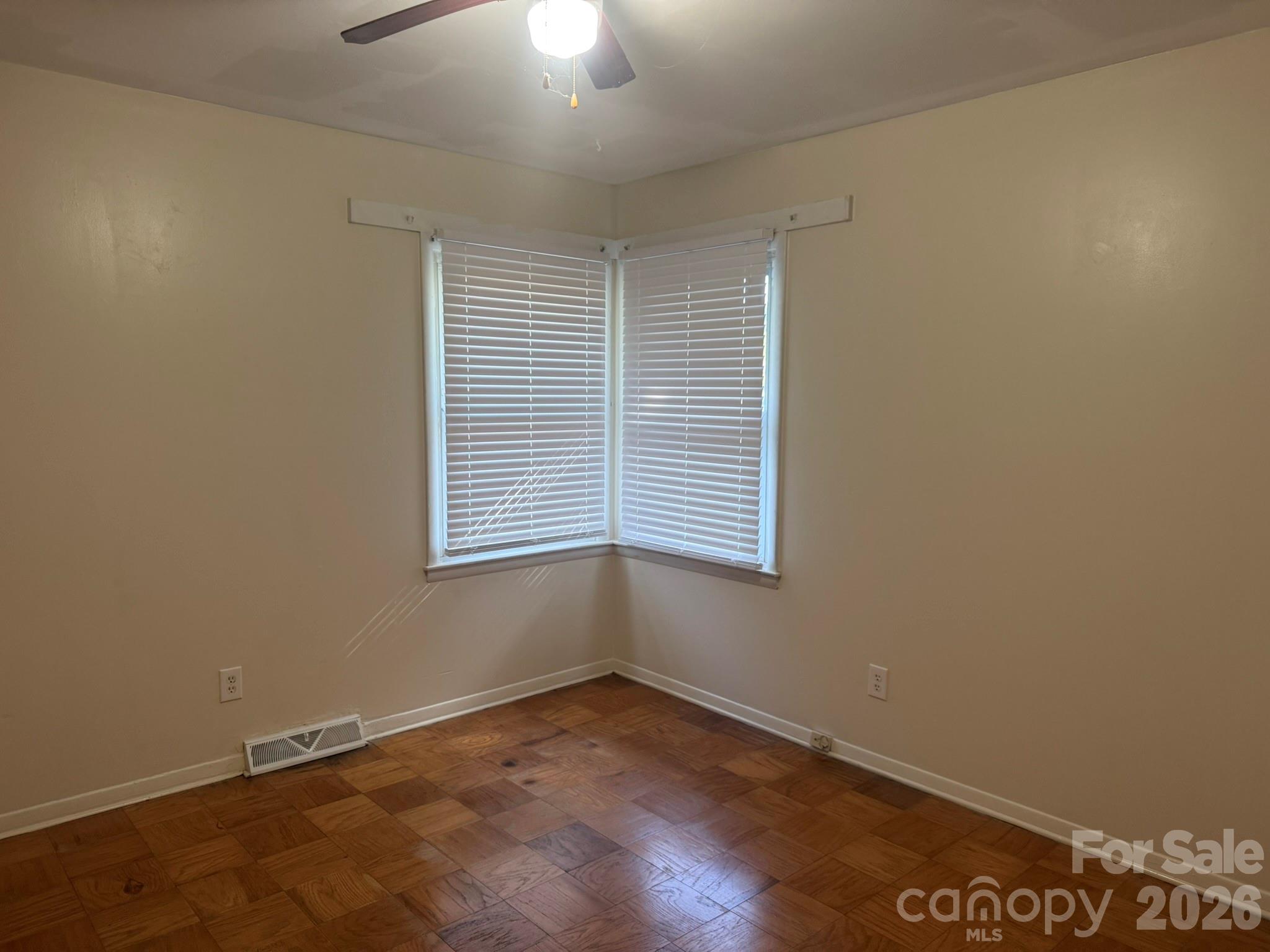 4915 Malibu Drive — Charlotte