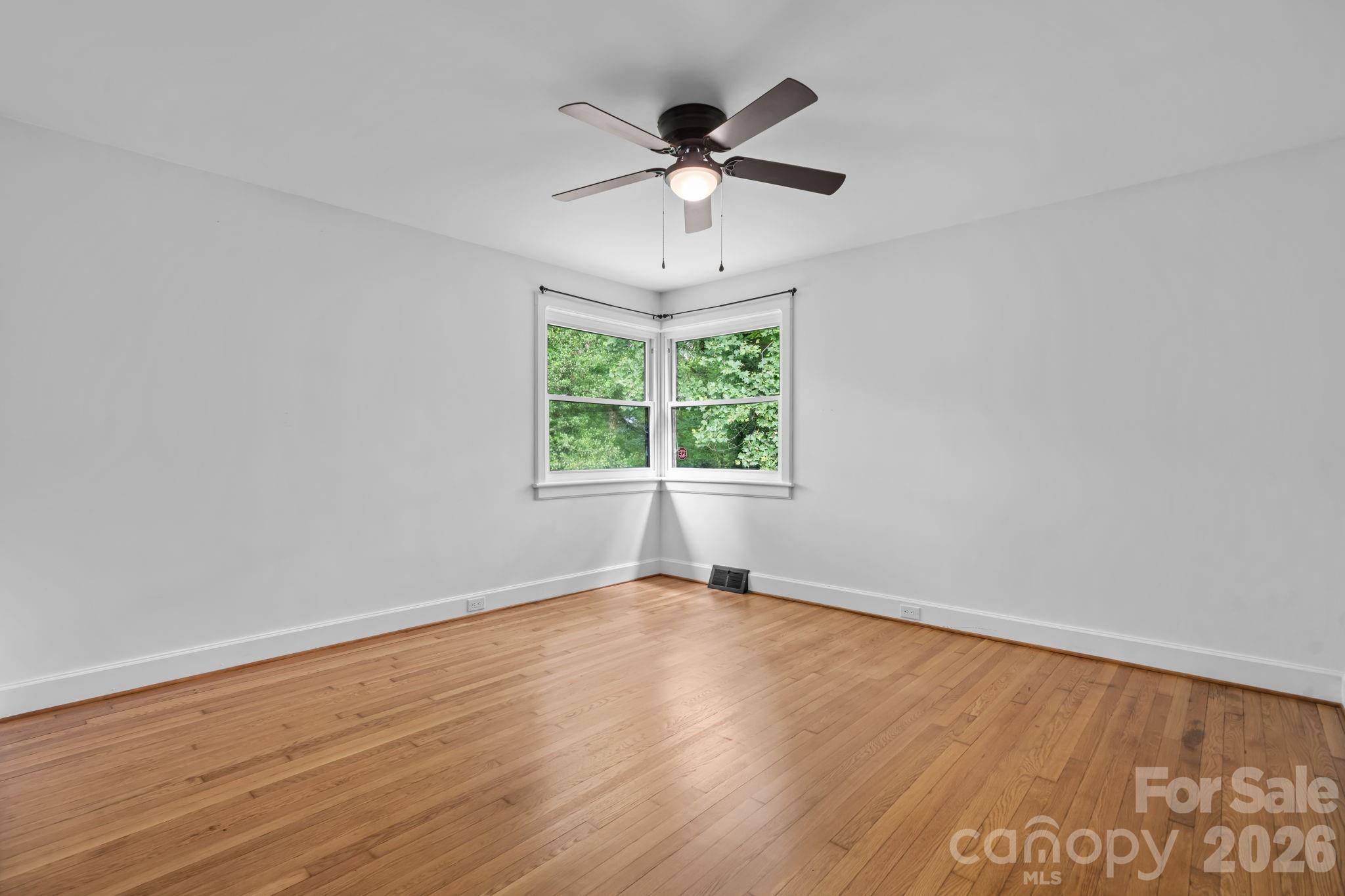 436 Hibriten Drive SE — Lenoir