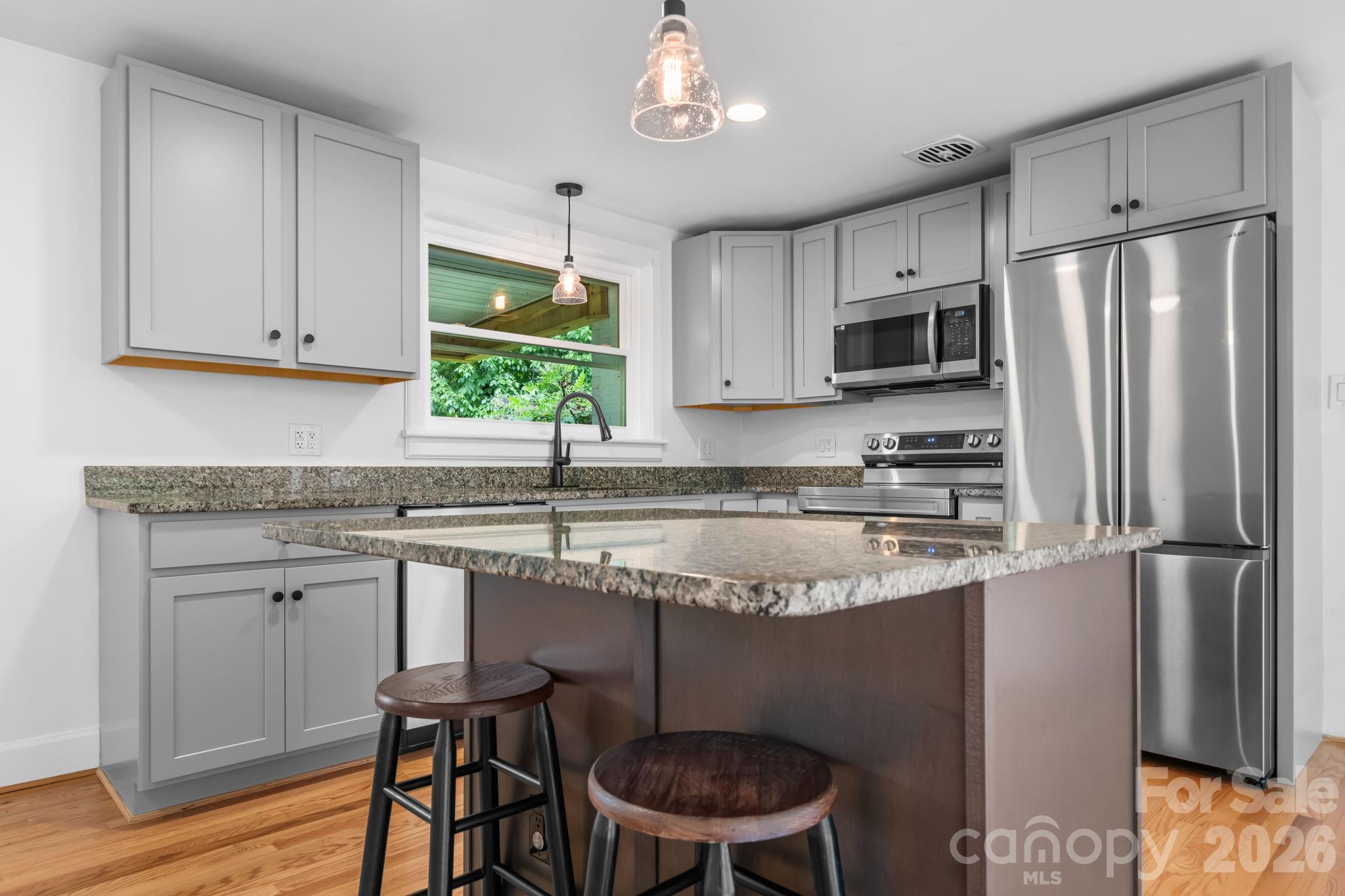 436 Hibriten Drive SE — Lenoir