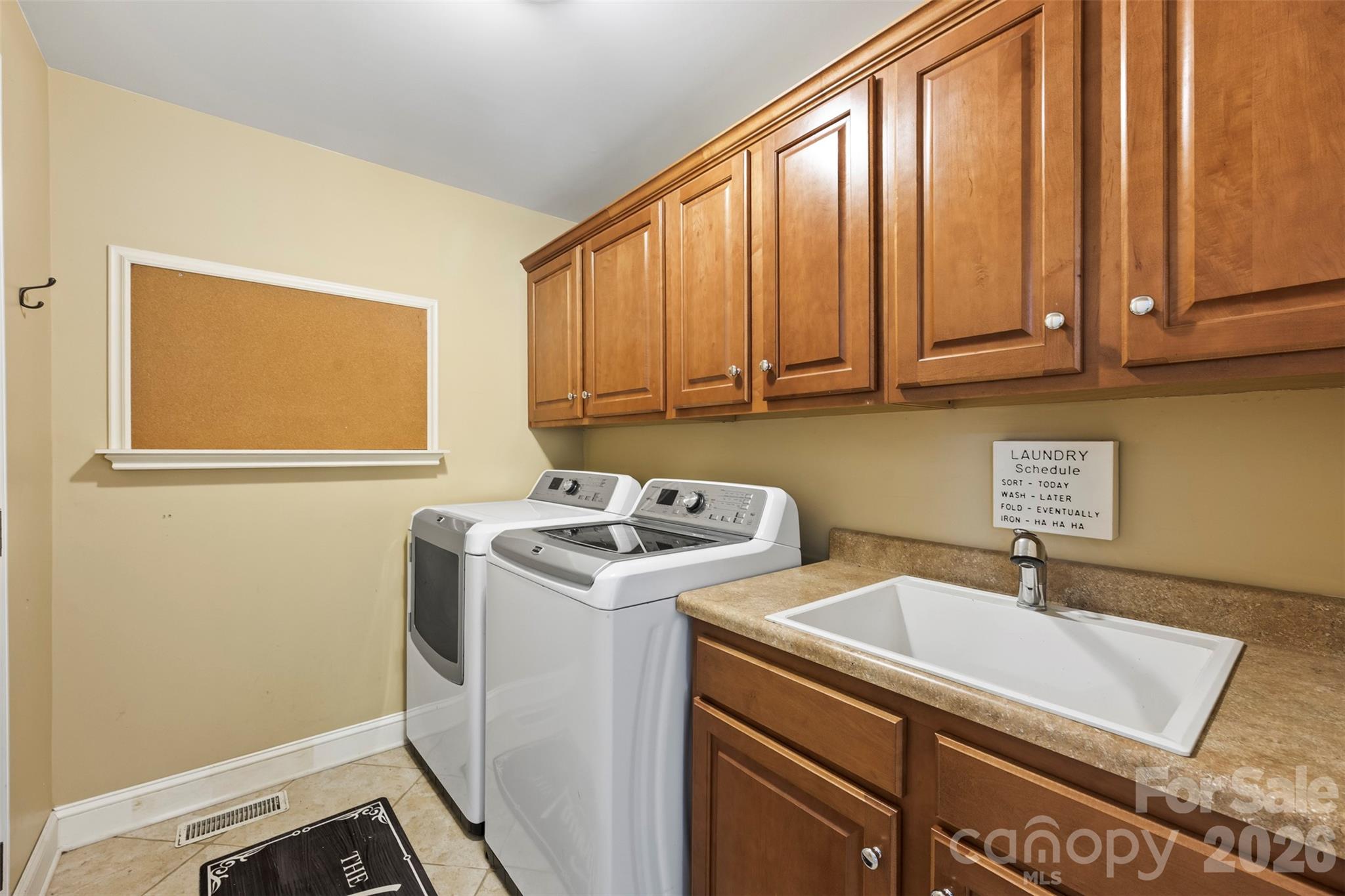2832 Shady Reach Lane — Charlotte