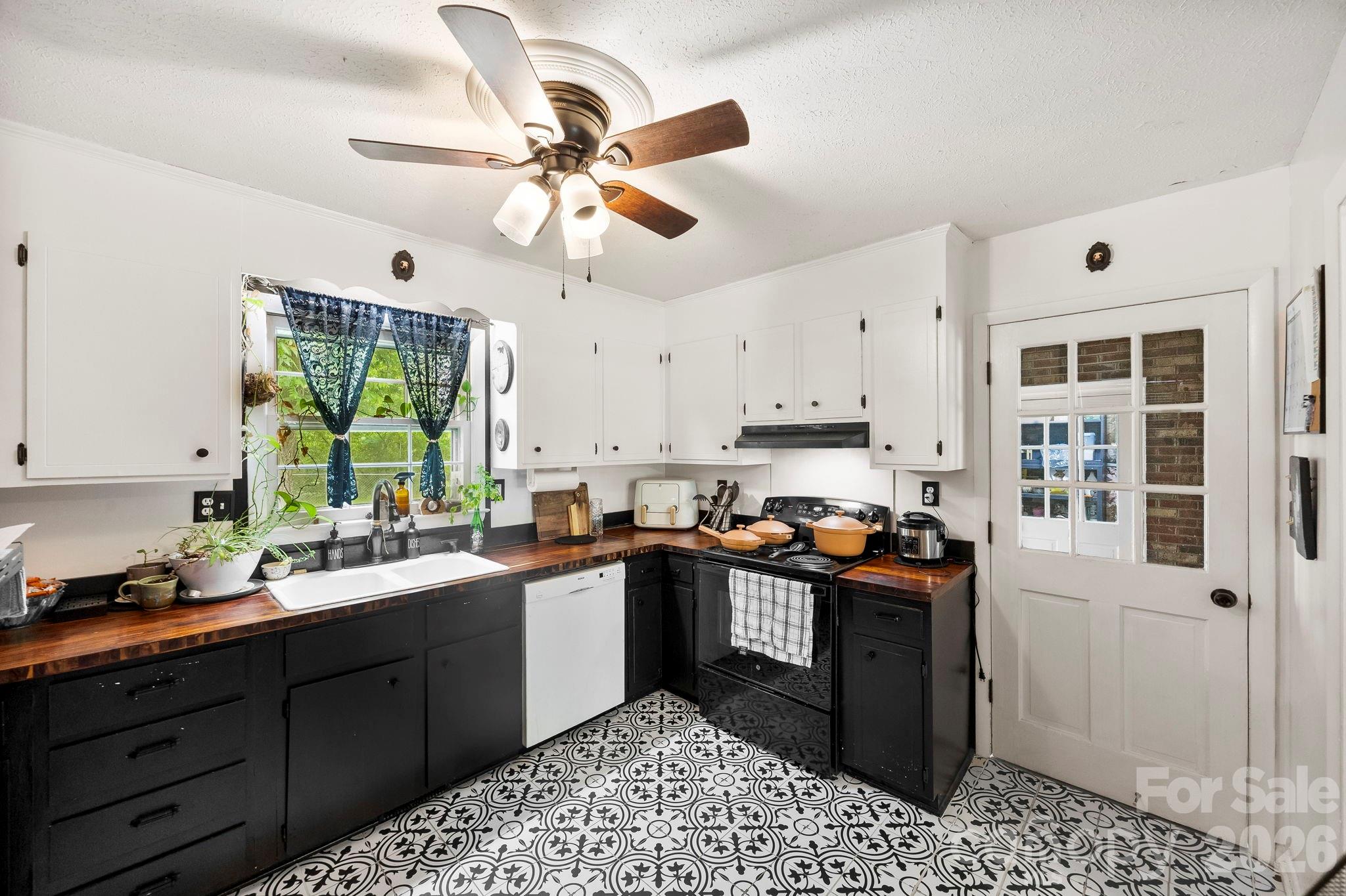 2829 Bettis Road — Grover