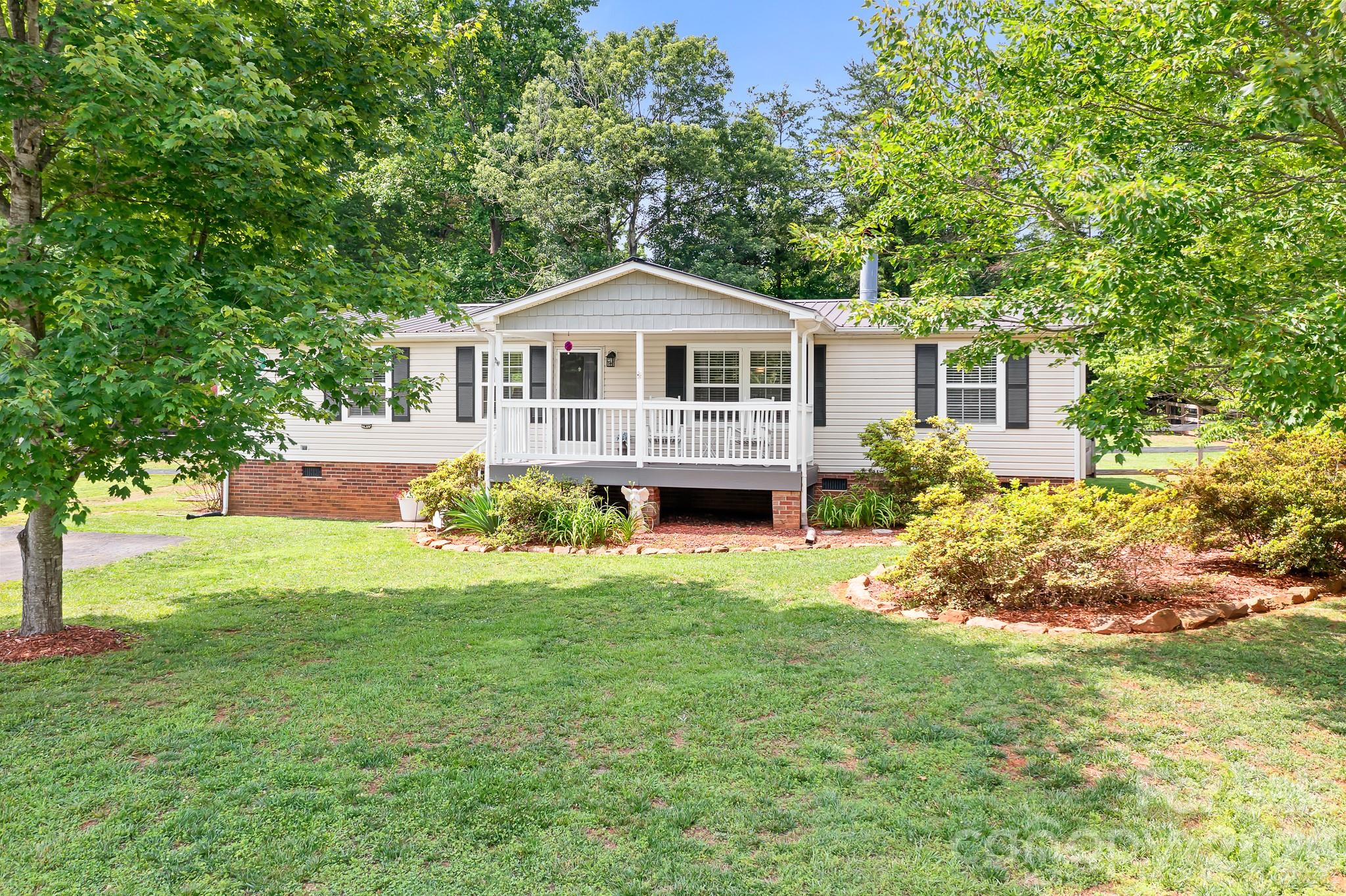 6075 Clearbrook Lane — Iron Station