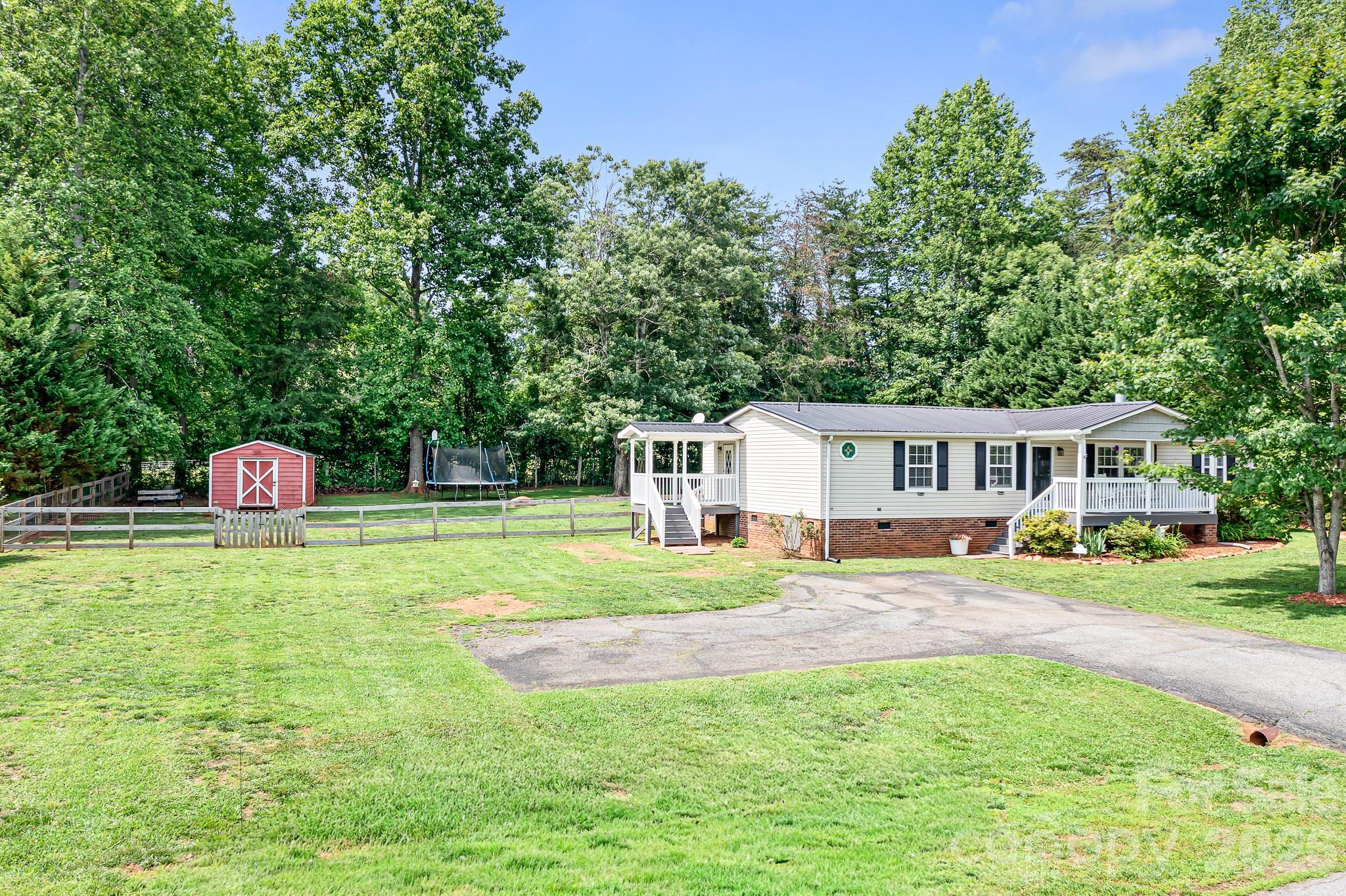 6075 Clearbrook Lane — Iron Station