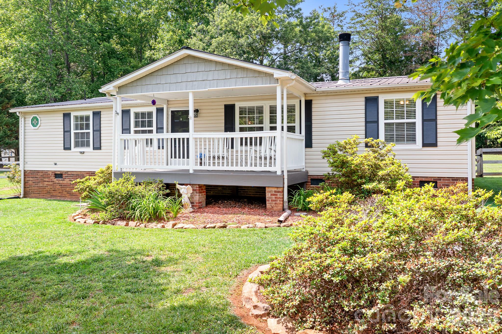 6075 Clearbrook Lane — Iron Station
