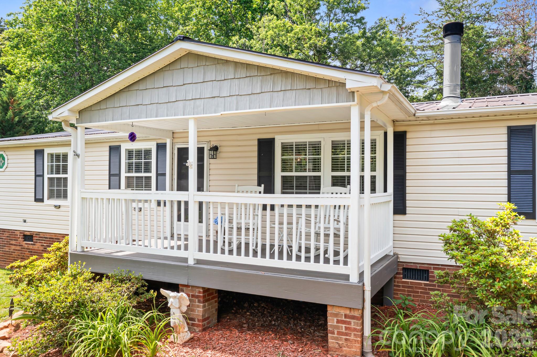 6075 Clearbrook Lane — Iron Station