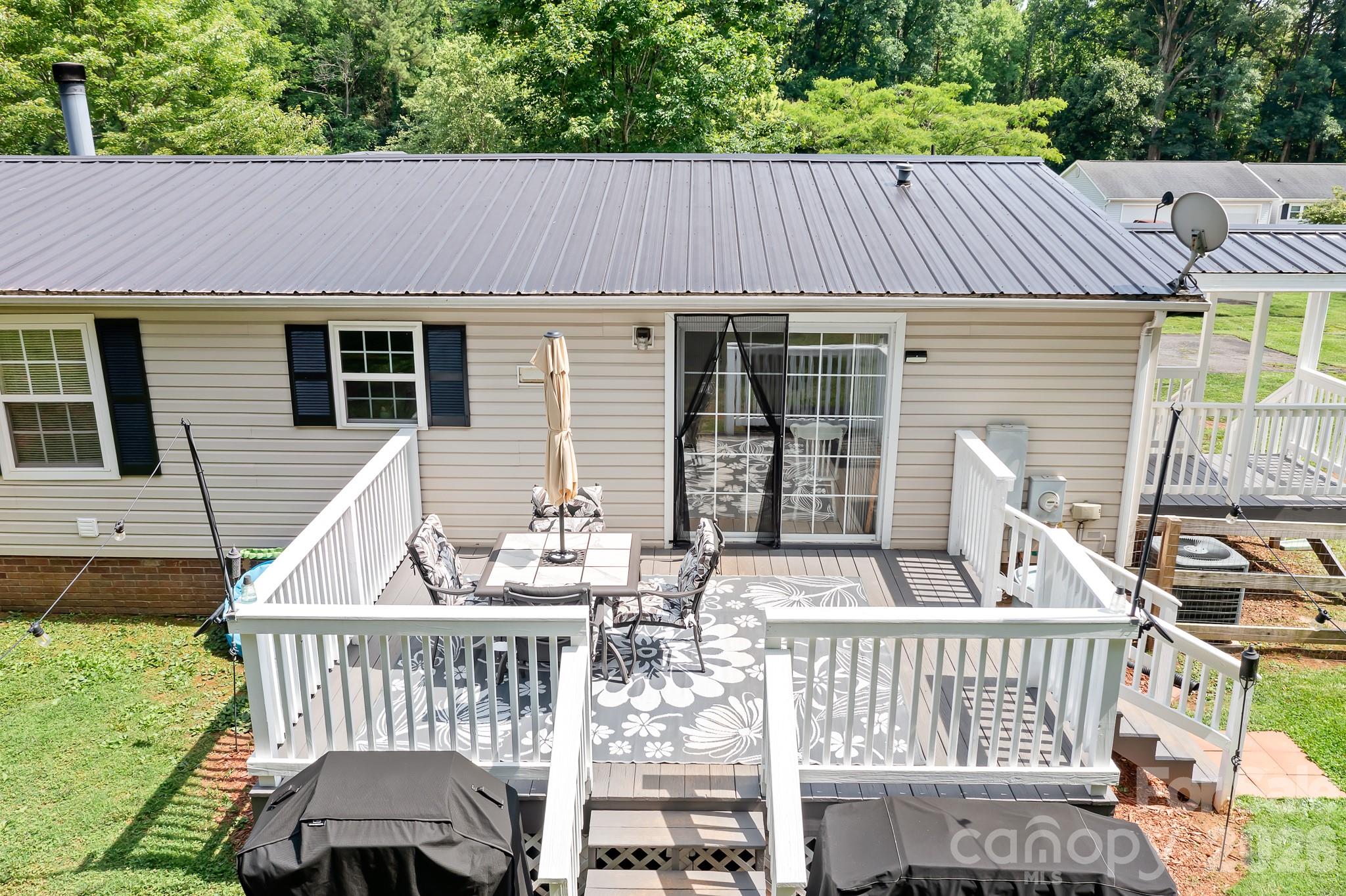 6075 Clearbrook Lane — Iron Station