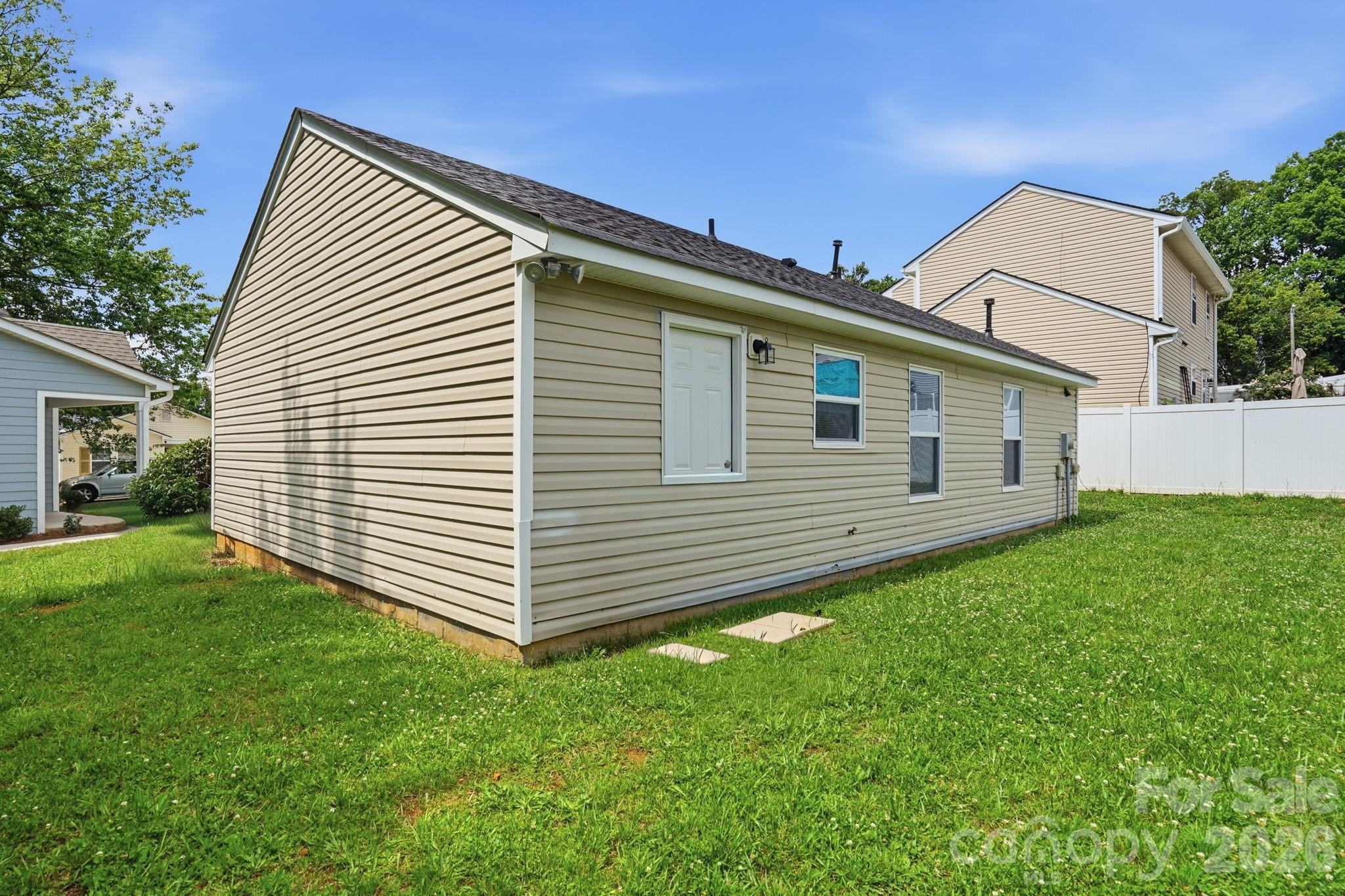 2306 Jordi Way — Charlotte