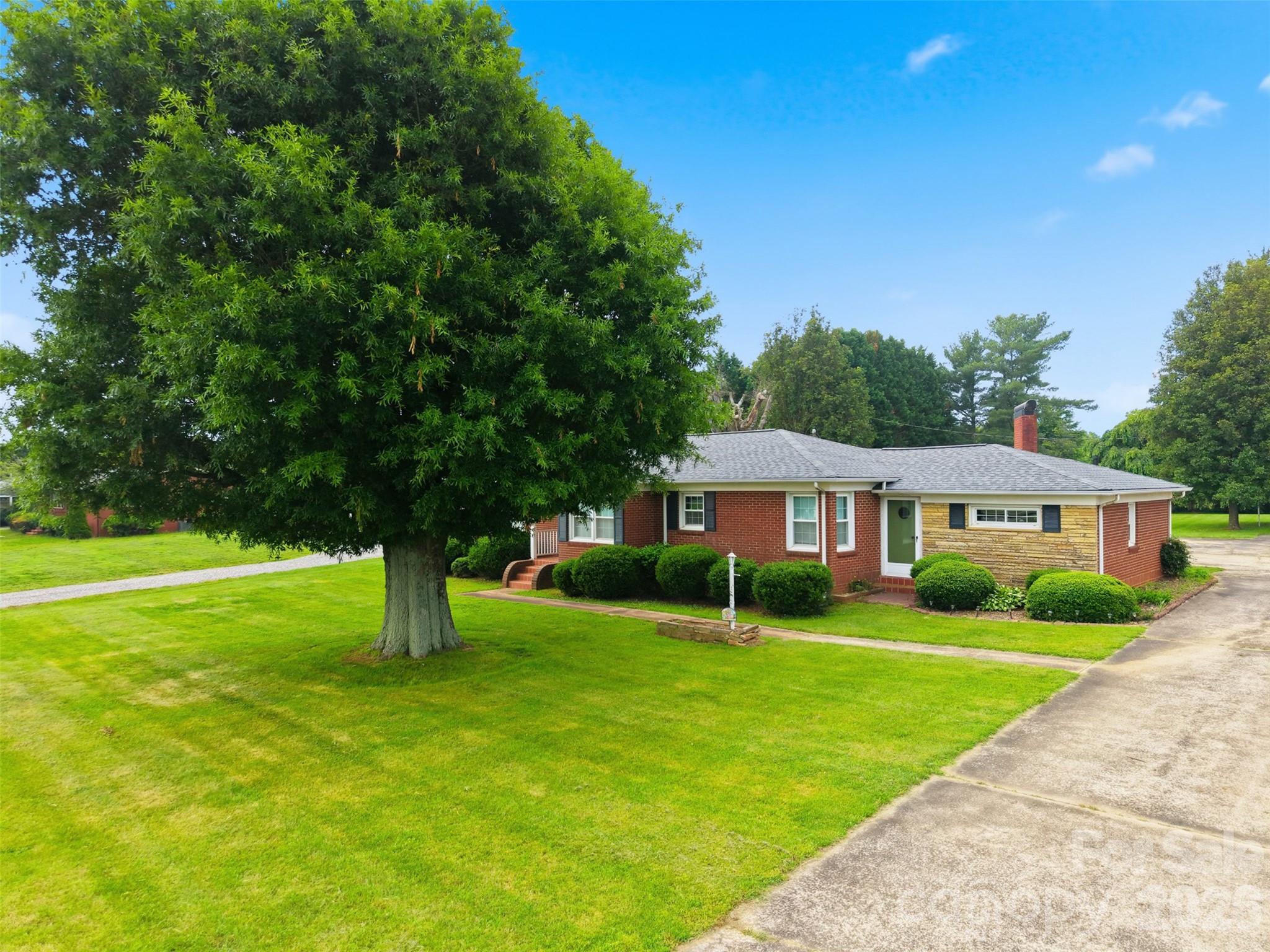 3631 Taylorsville Highway — Statesville