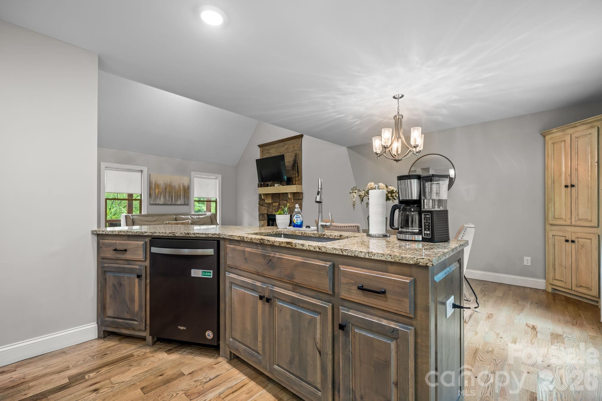 124 Maplewood Court — Hudson