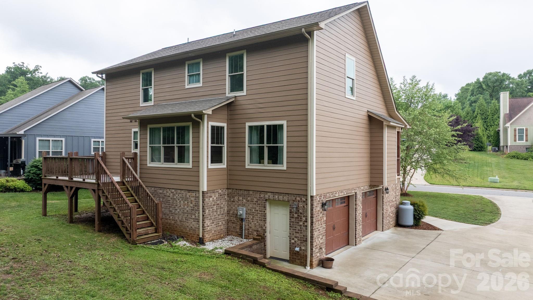 124 Maplewood Court — Hudson