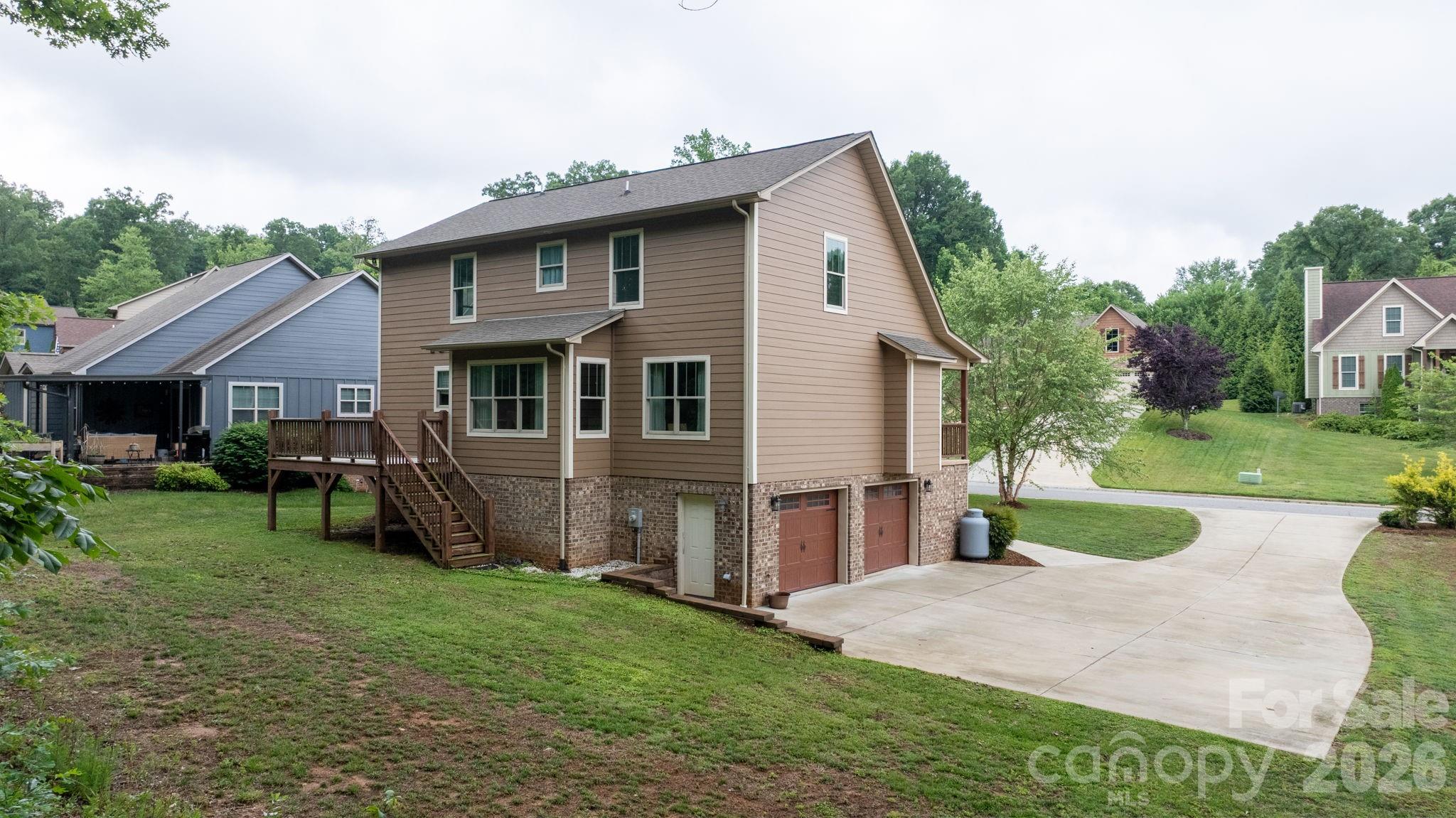 124 Maplewood Court — Hudson