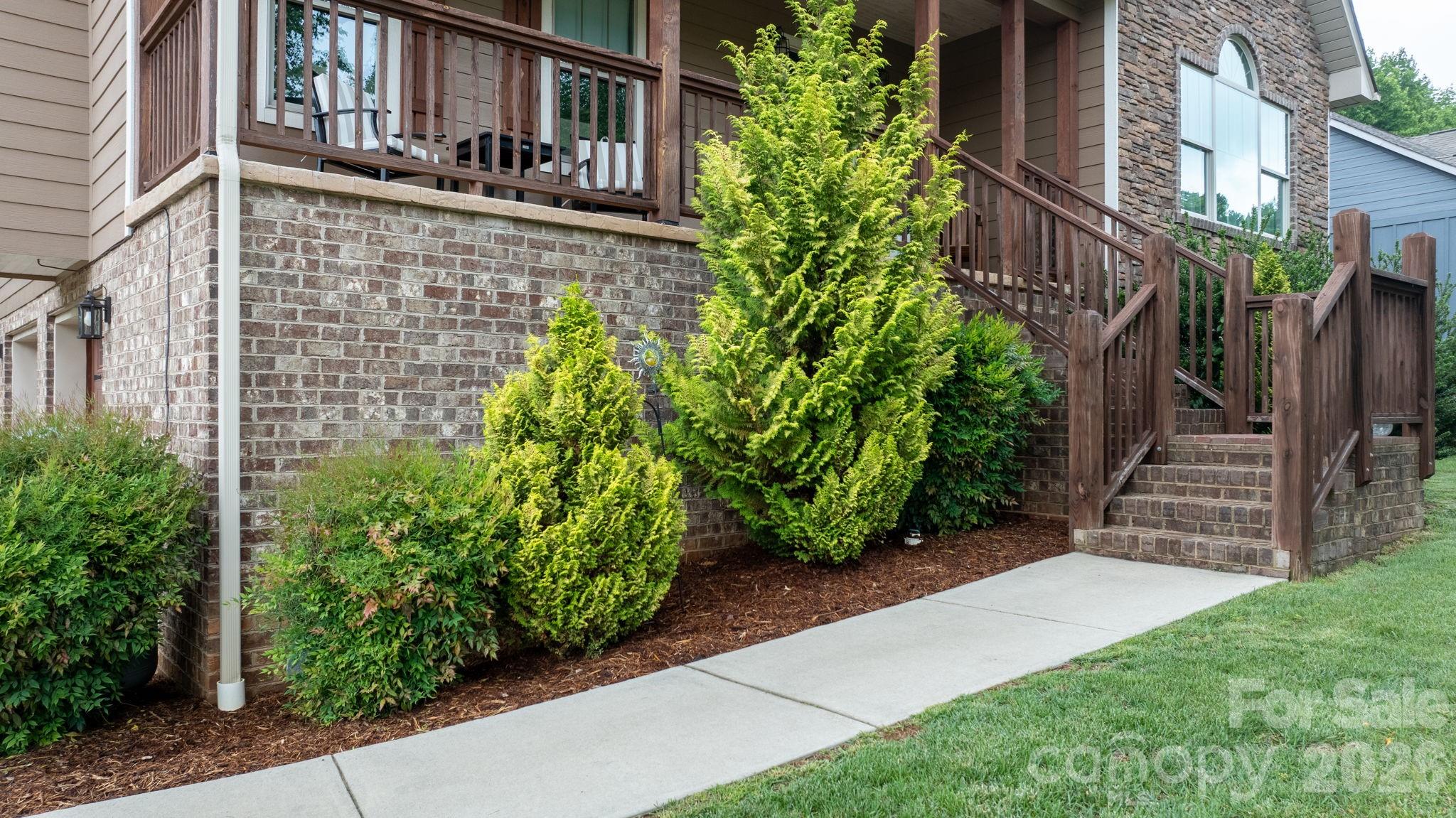 124 Maplewood Court — Hudson