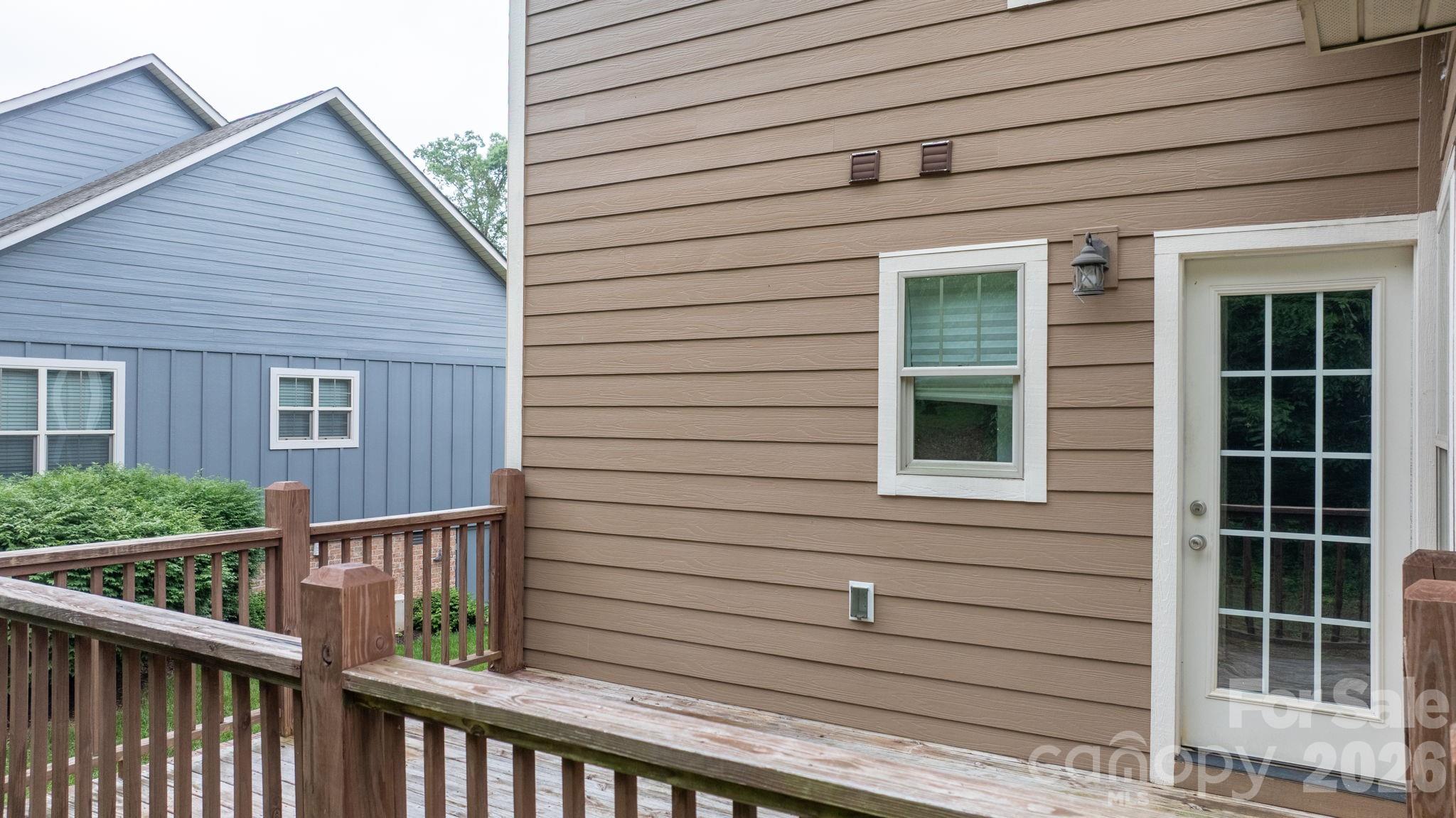 124 Maplewood Court — Hudson