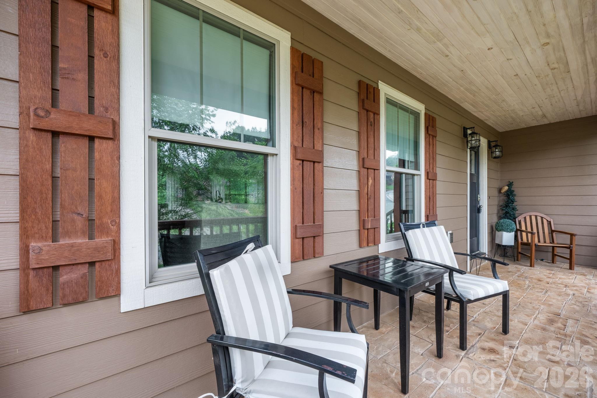 124 Maplewood Court — Hudson