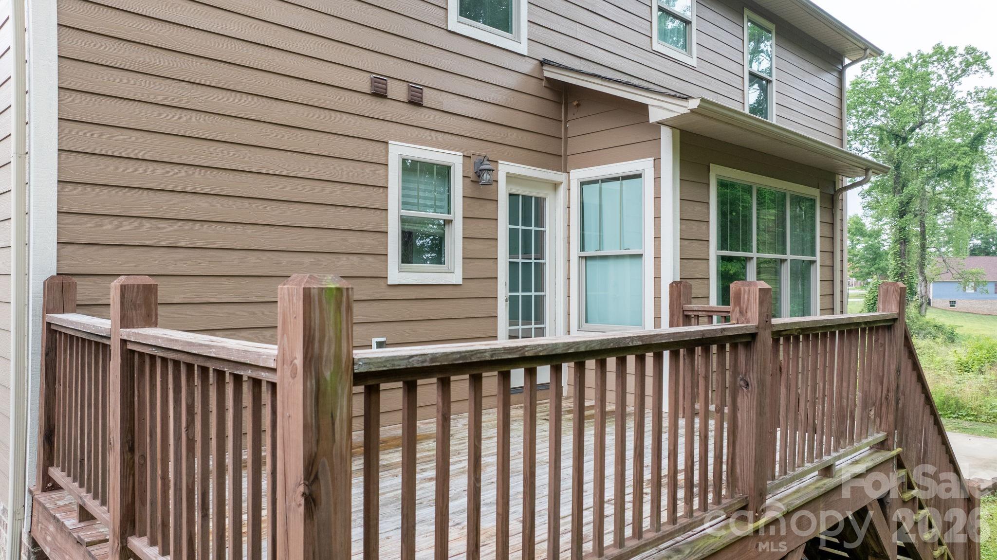 124 Maplewood Court — Hudson