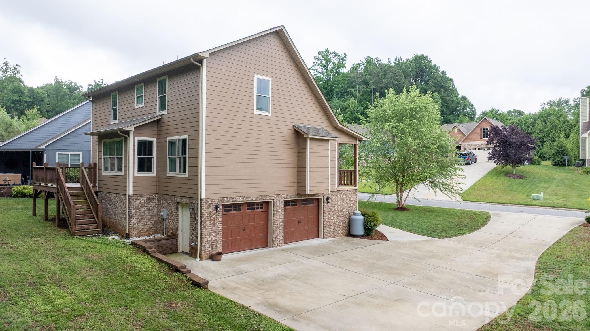 124 Maplewood Court — Hudson