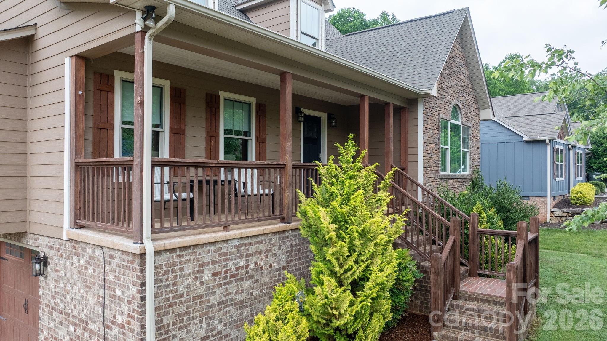 124 Maplewood Court — Hudson