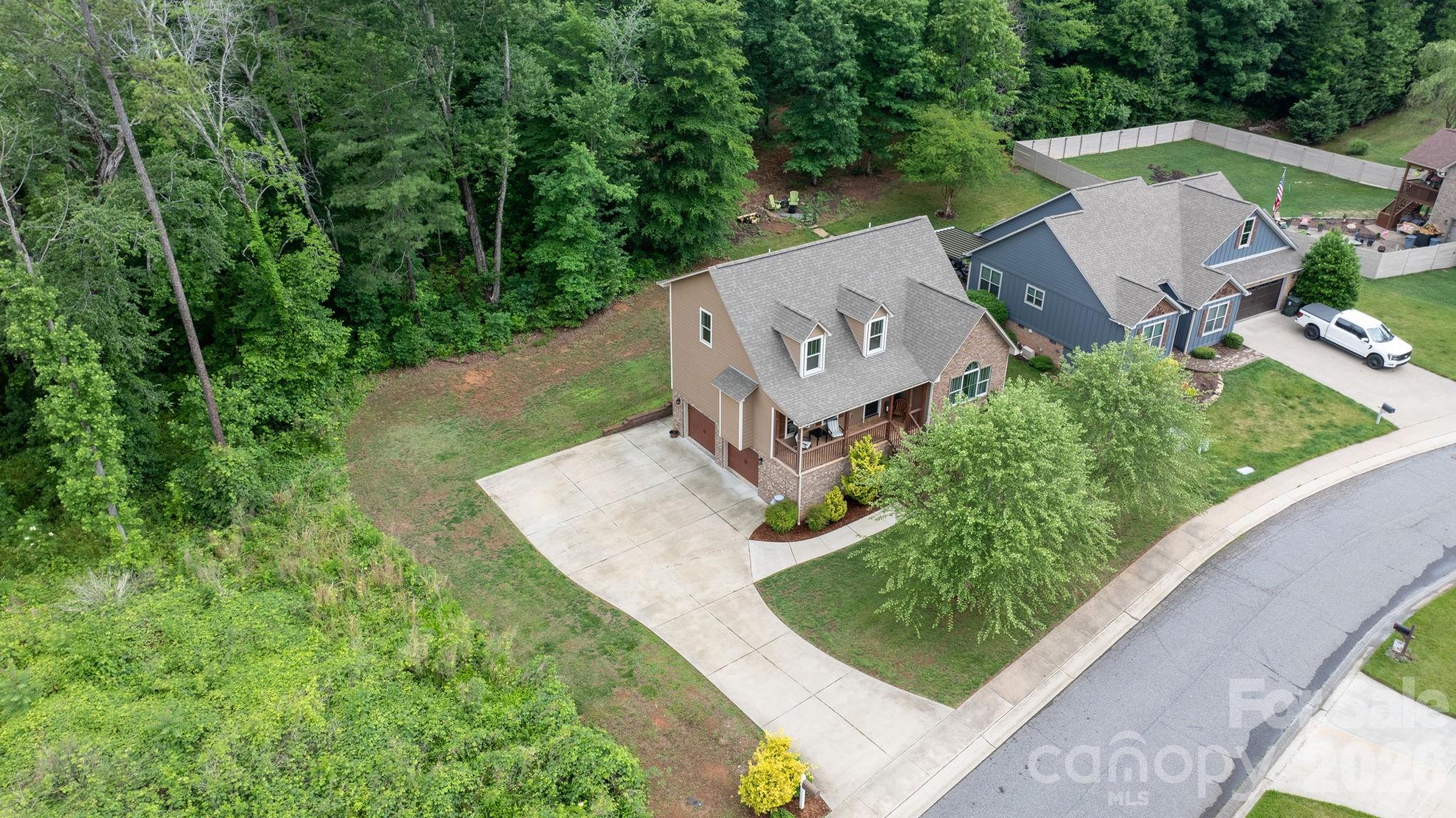 124 Maplewood Court — Hudson