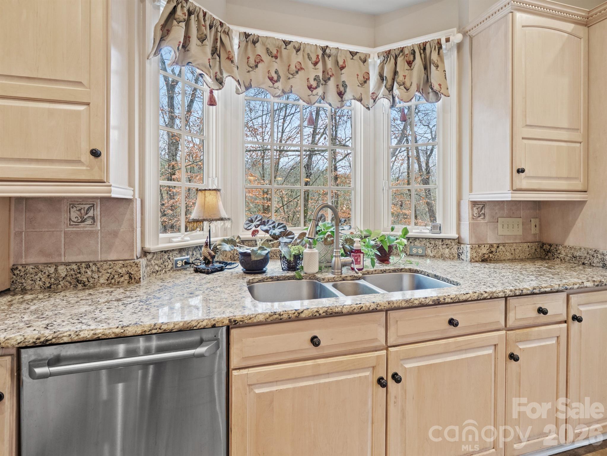 1090 N Saunders Drive — Catawba