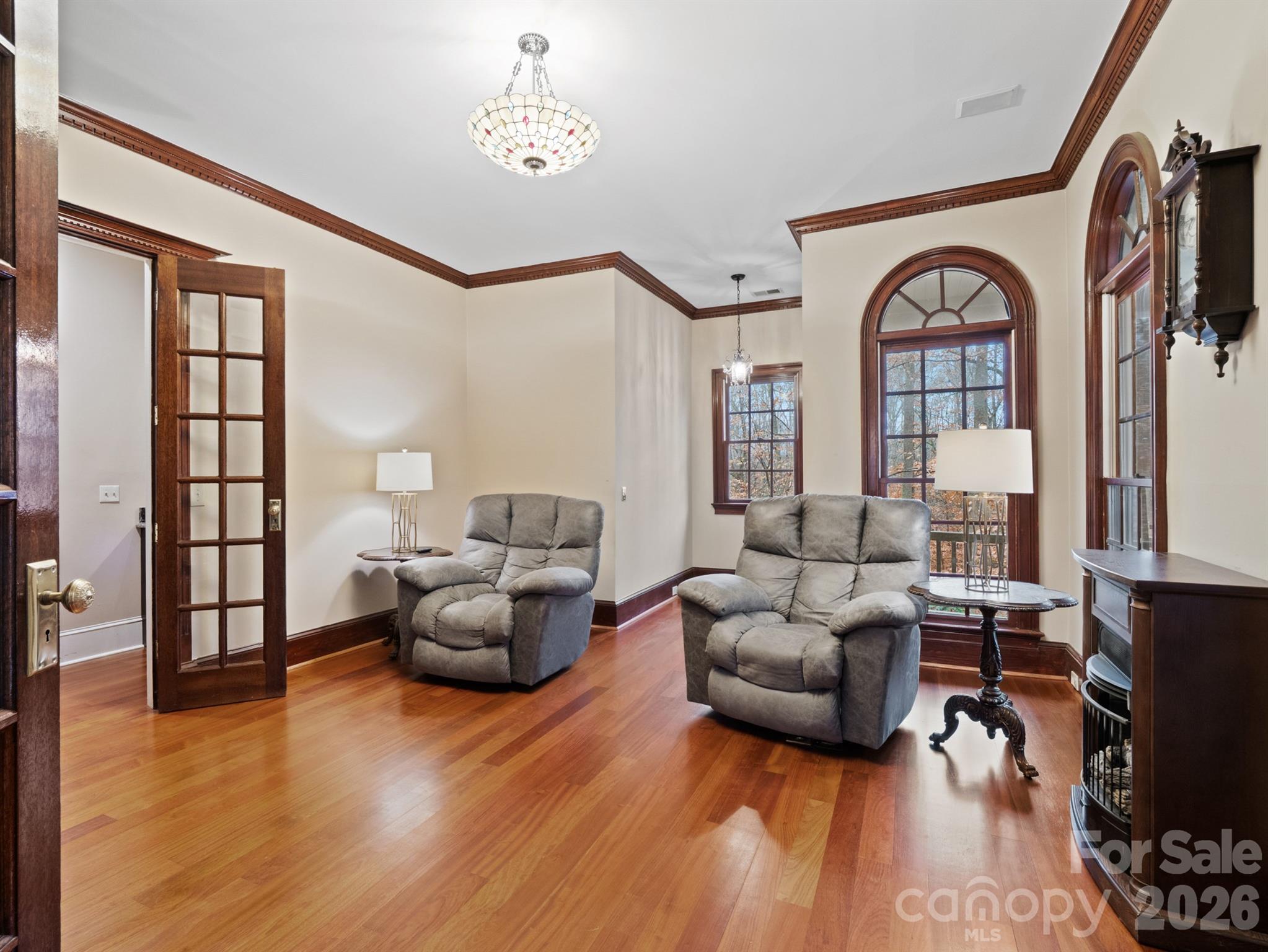 1090 N Saunders Drive — Catawba