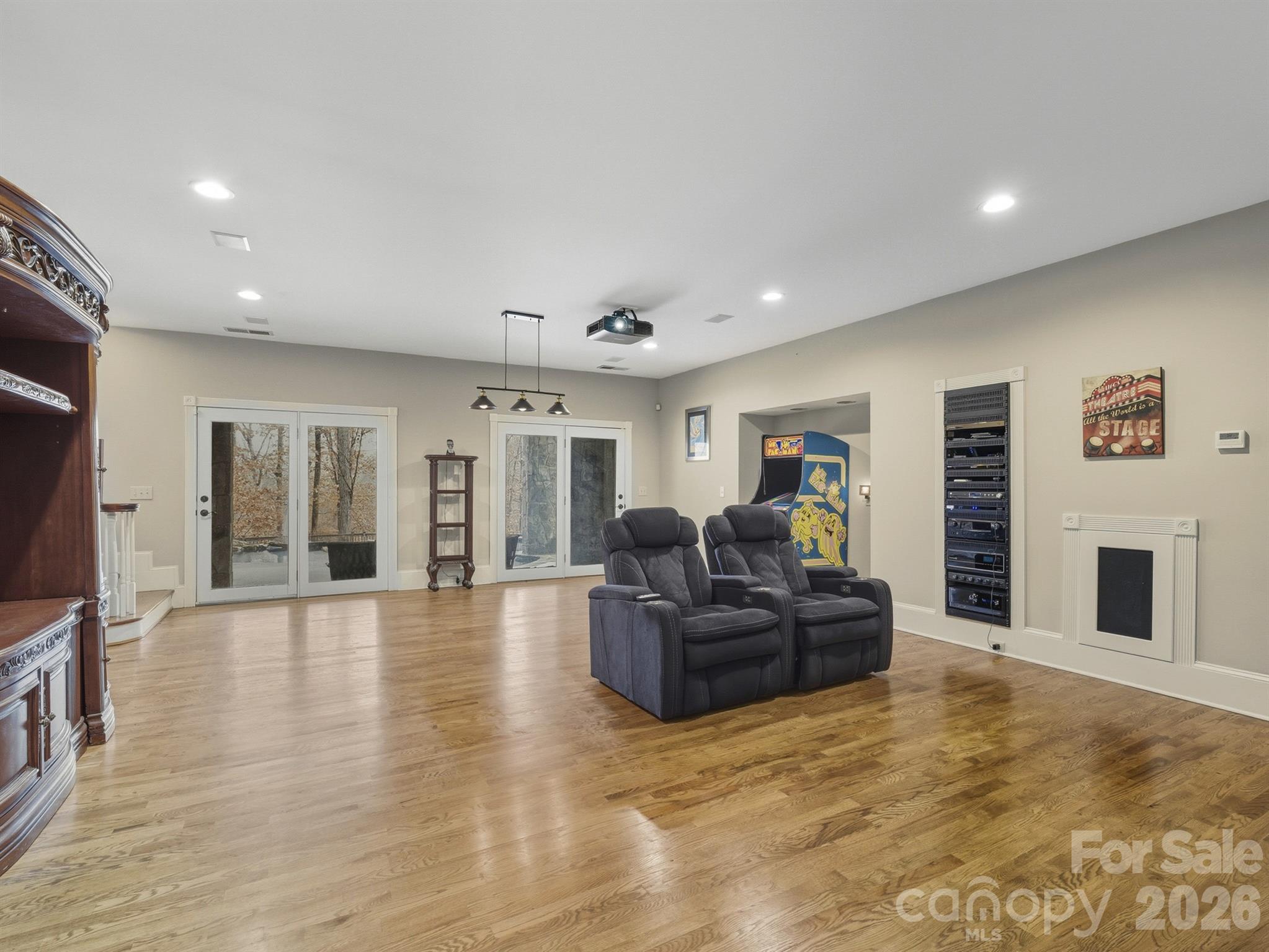1090 N Saunders Drive — Catawba
