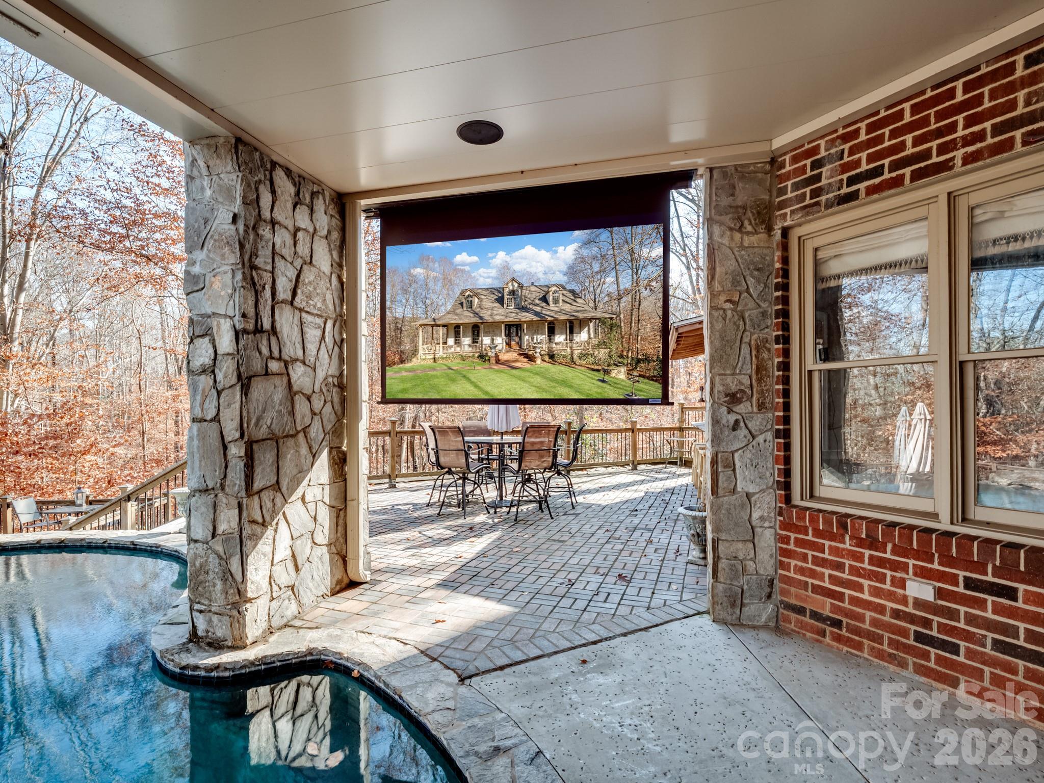 1090 N Saunders Drive — Catawba
