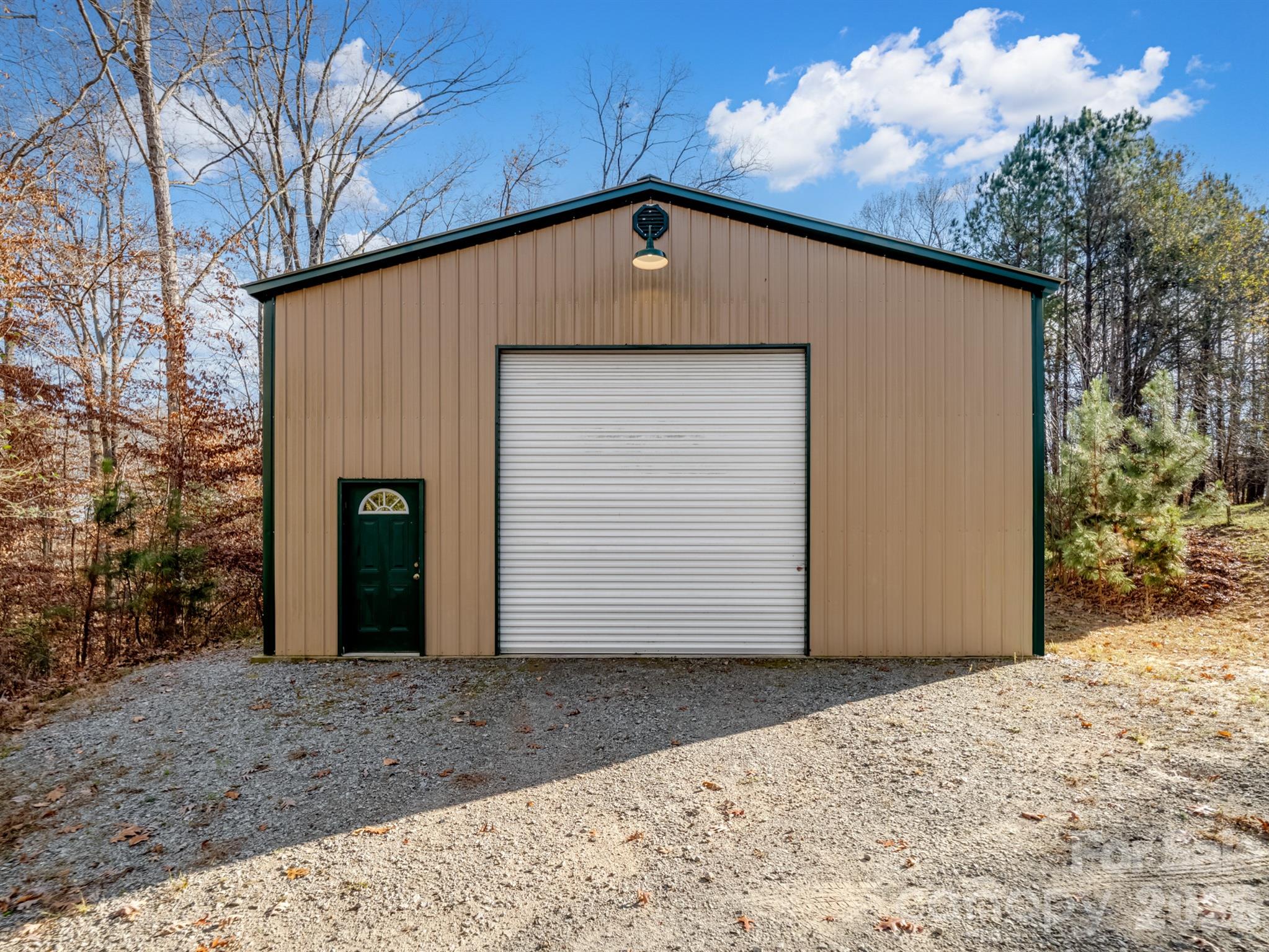 1090 N Saunders Drive — Catawba