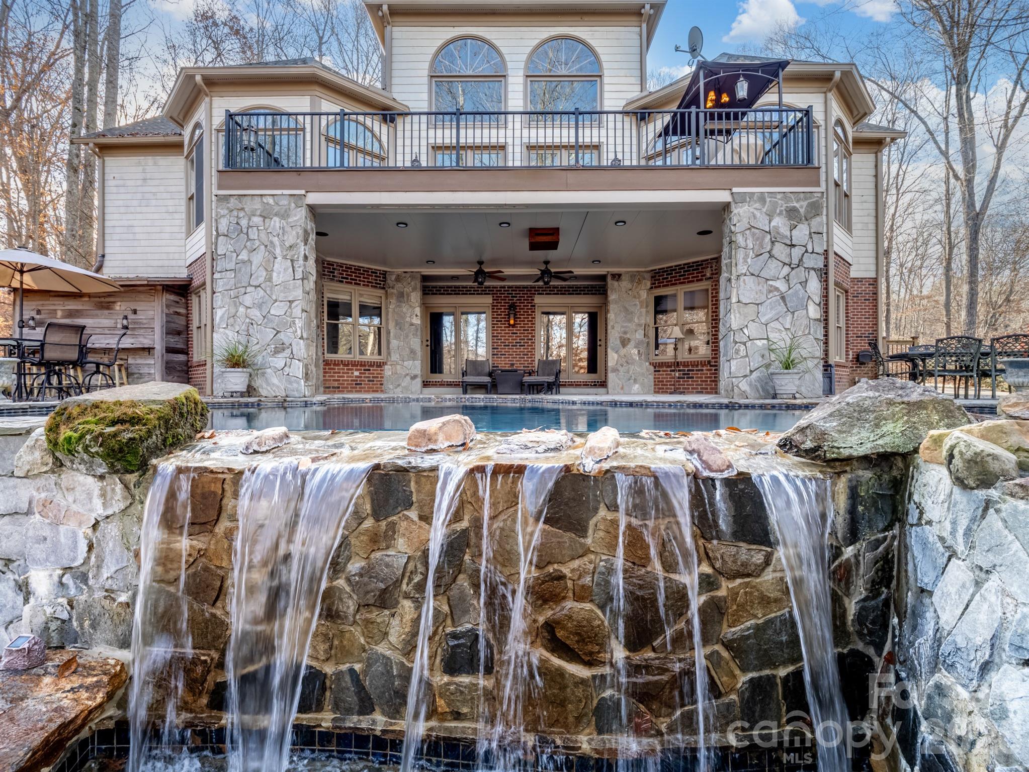 1090 N Saunders Drive — Catawba