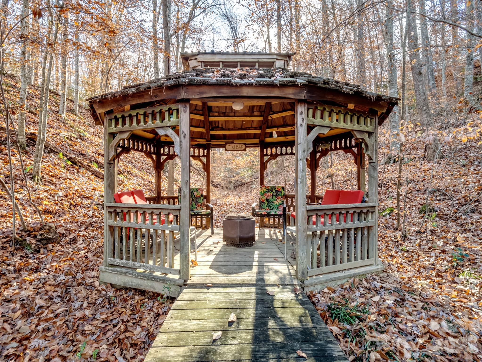 1090 N Saunders Drive — Catawba