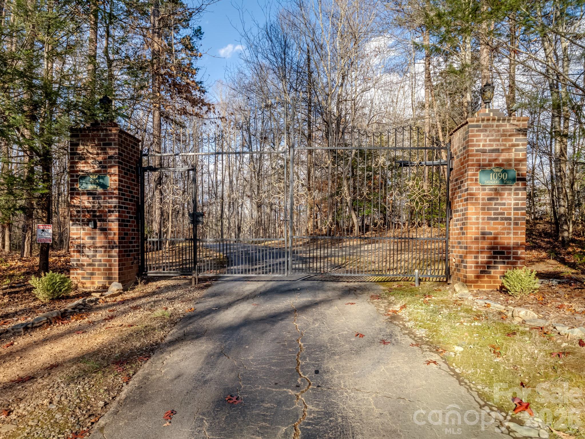 1090 N Saunders Drive — Catawba