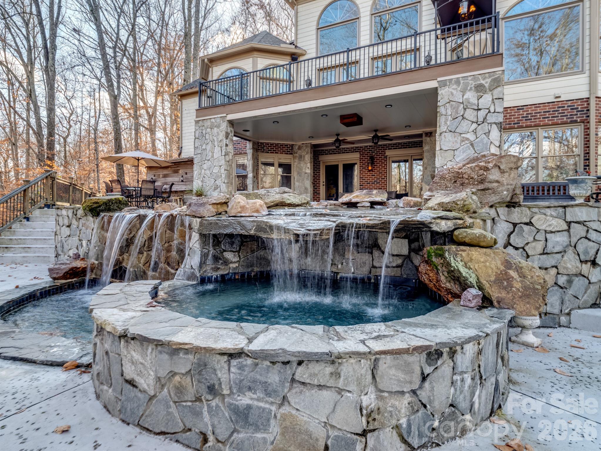 1090 N Saunders Drive — Catawba