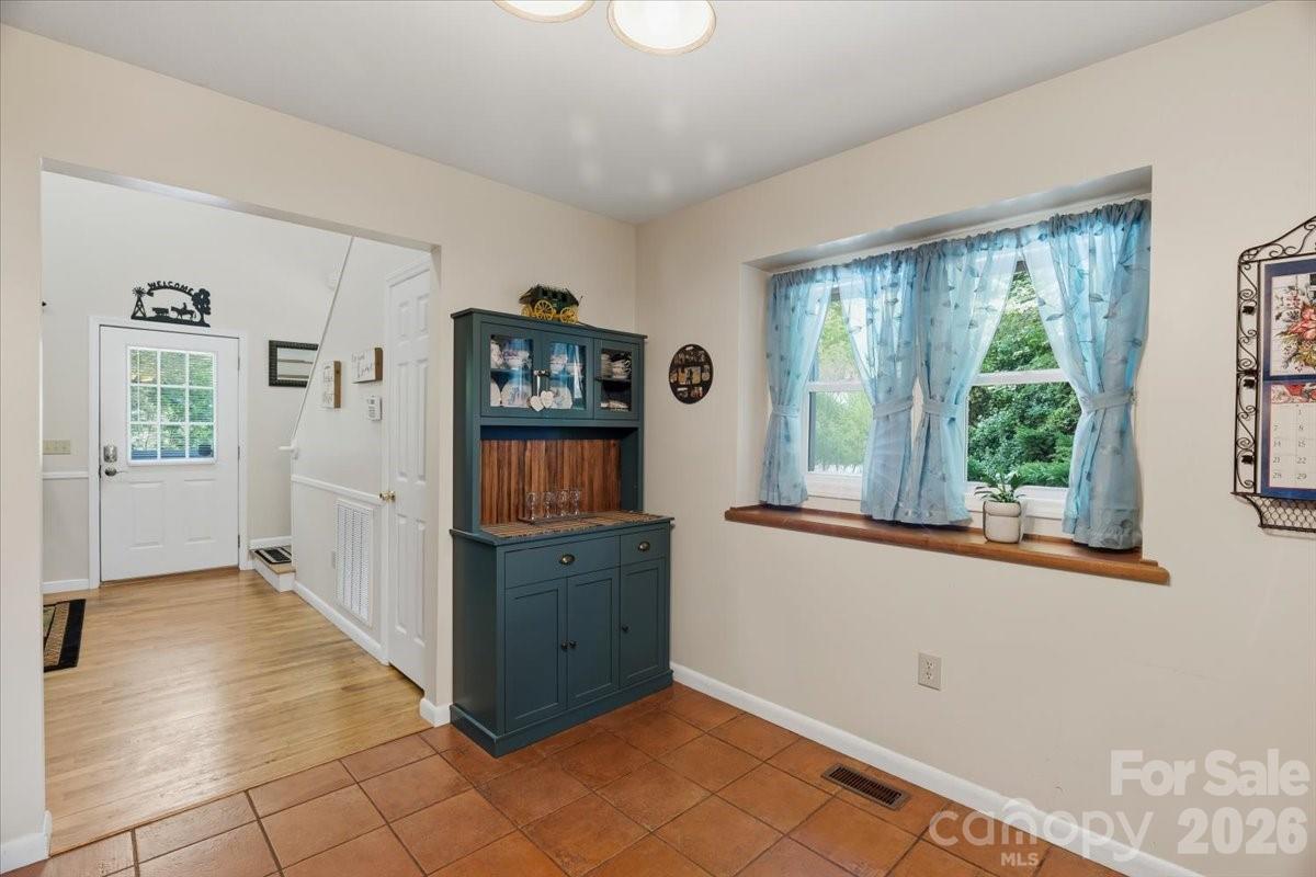 122 Arnold Heights — Waynesville