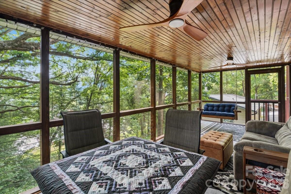 122 Arnold Heights — Waynesville