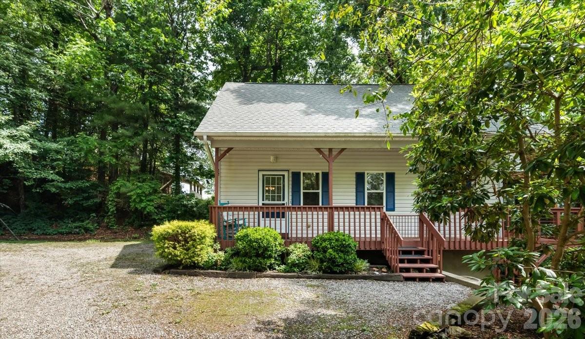 122 Arnold Heights — Waynesville