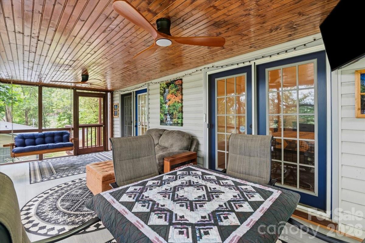 122 Arnold Heights — Waynesville