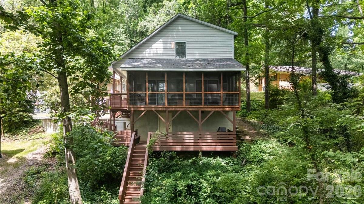 122 Arnold Heights — Waynesville