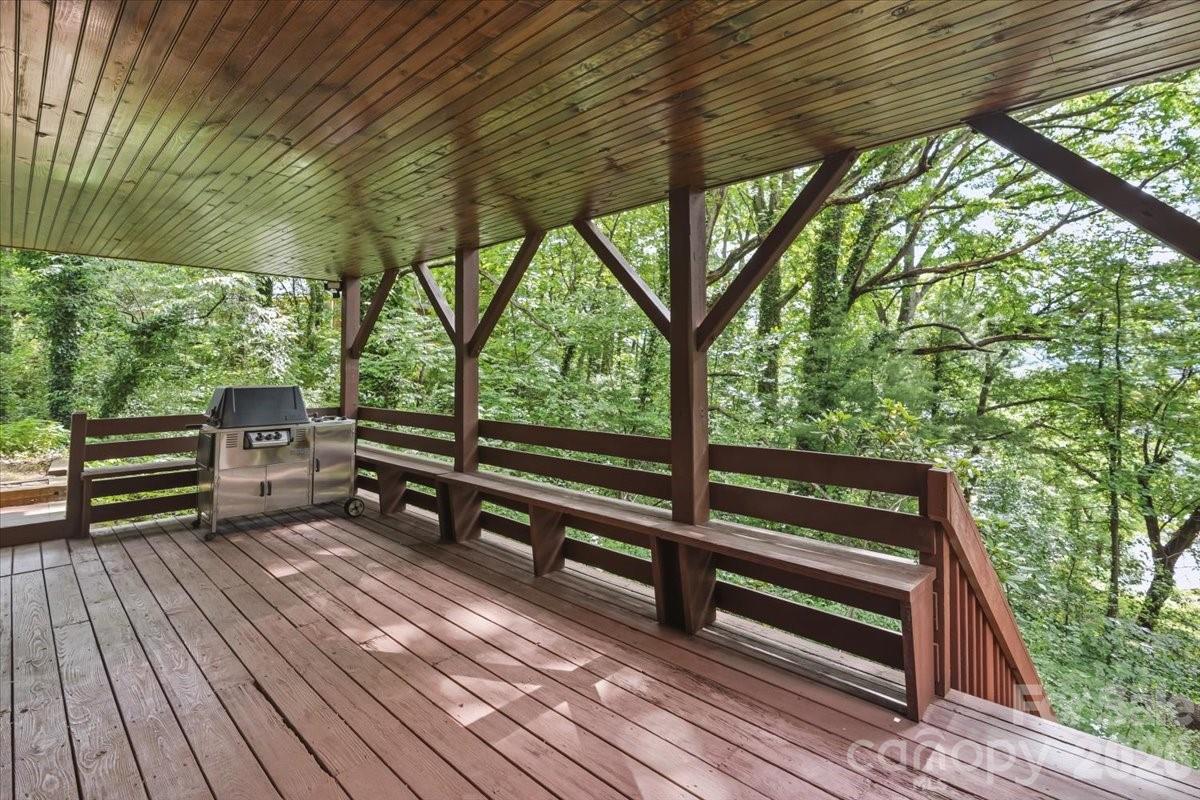 122 Arnold Heights — Waynesville