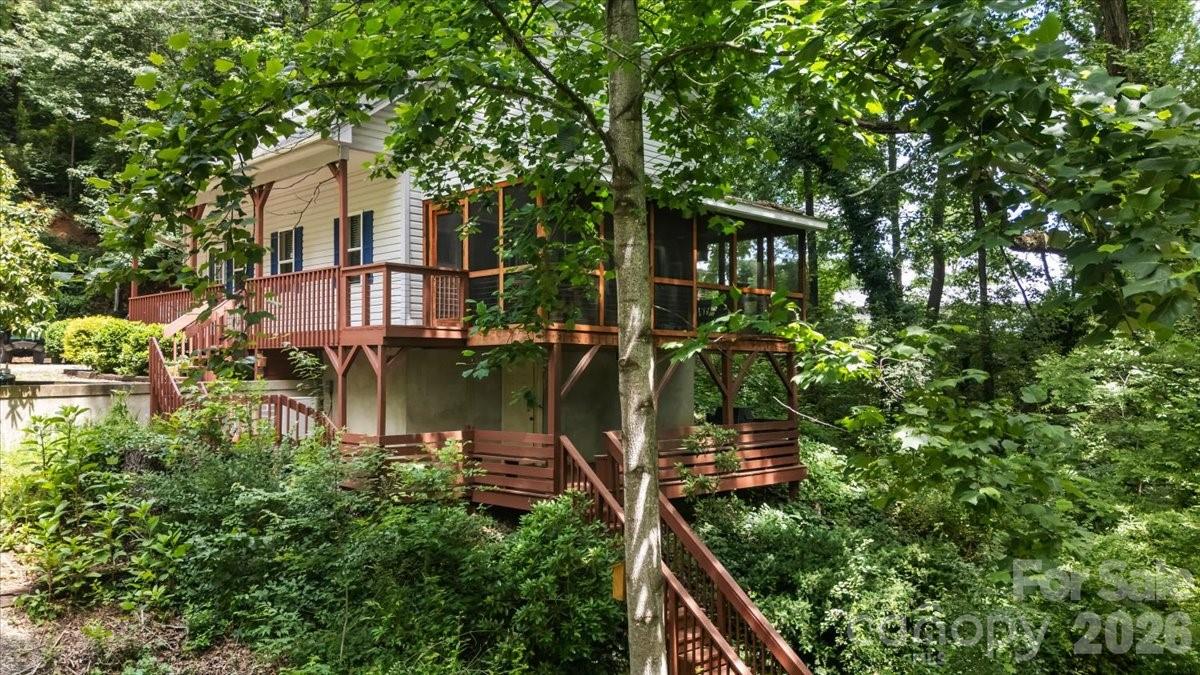 122 Arnold Heights — Waynesville