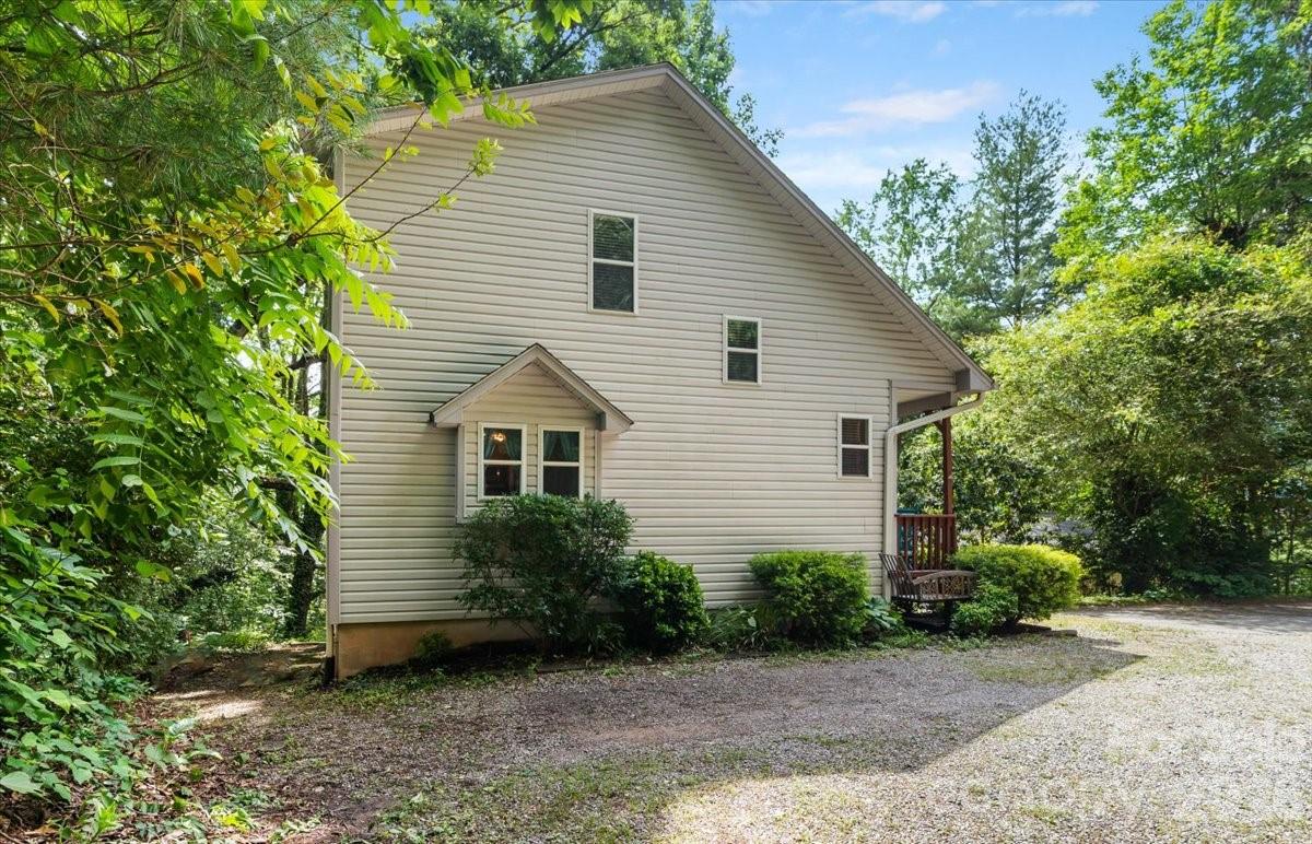 122 Arnold Heights — Waynesville