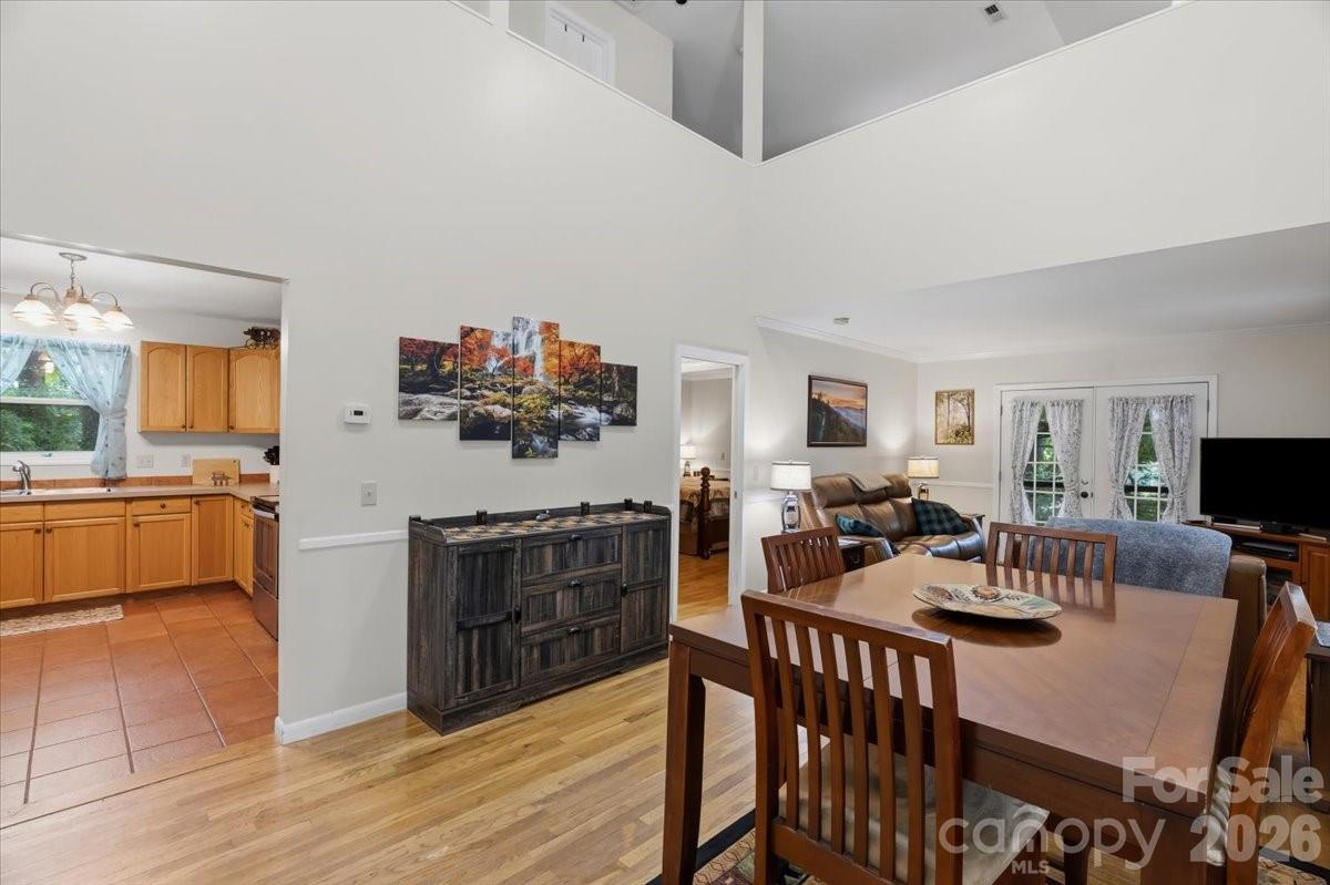 122 Arnold Heights — Waynesville