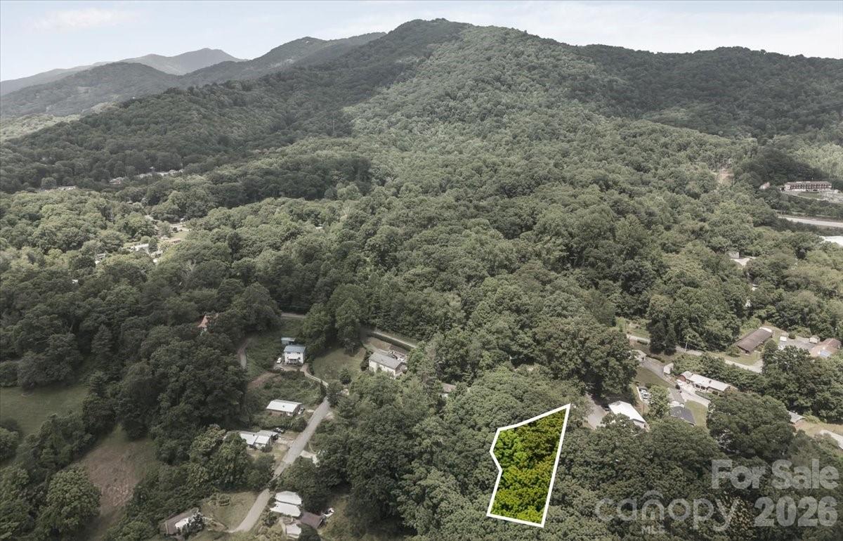 122 Arnold Heights — Waynesville