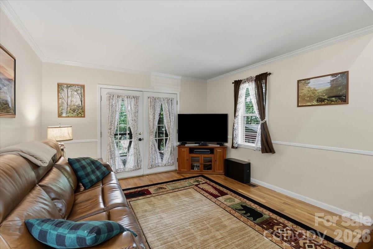 122 Arnold Heights — Waynesville
